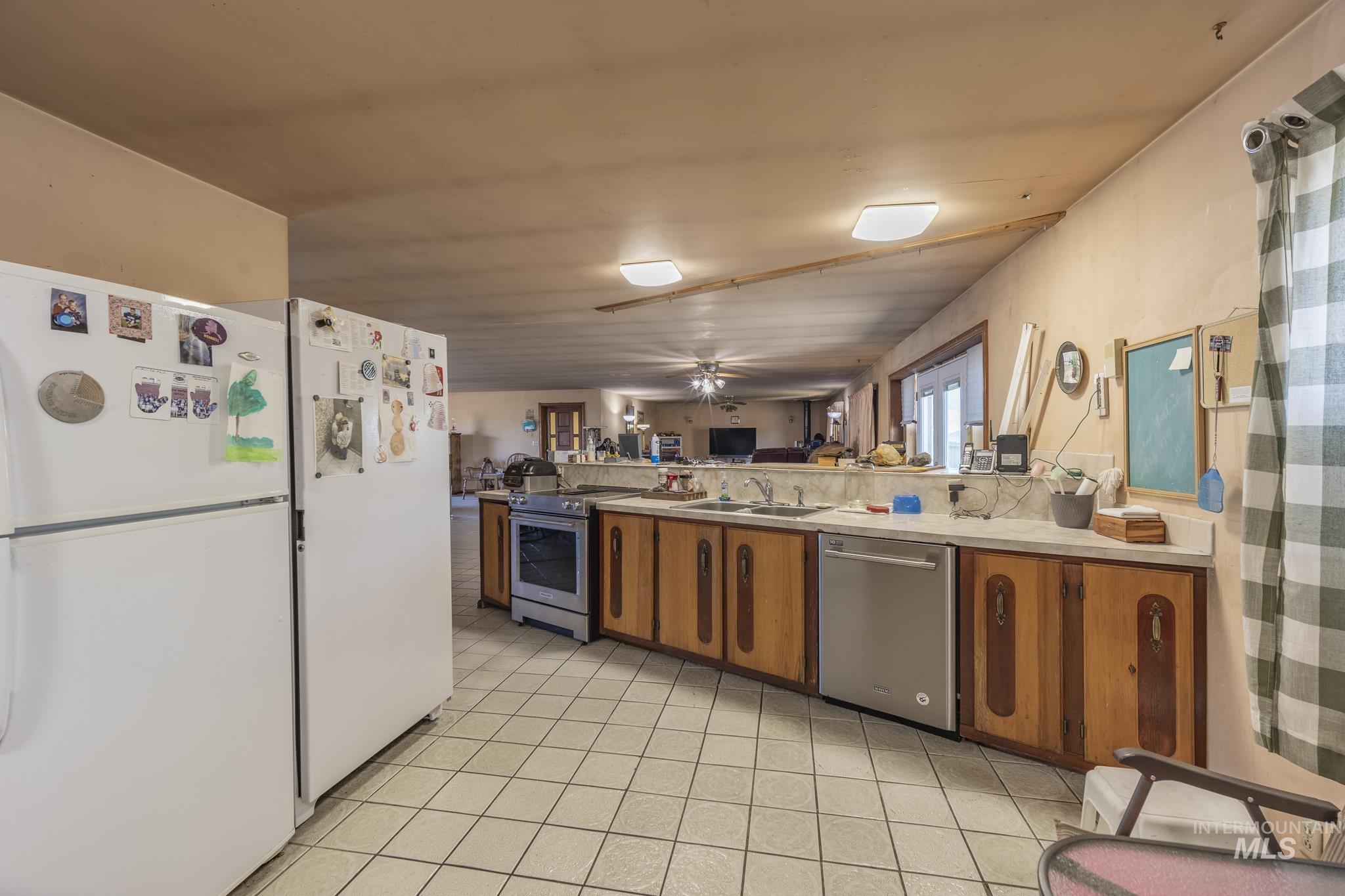 702 N D Street Property Photo 15