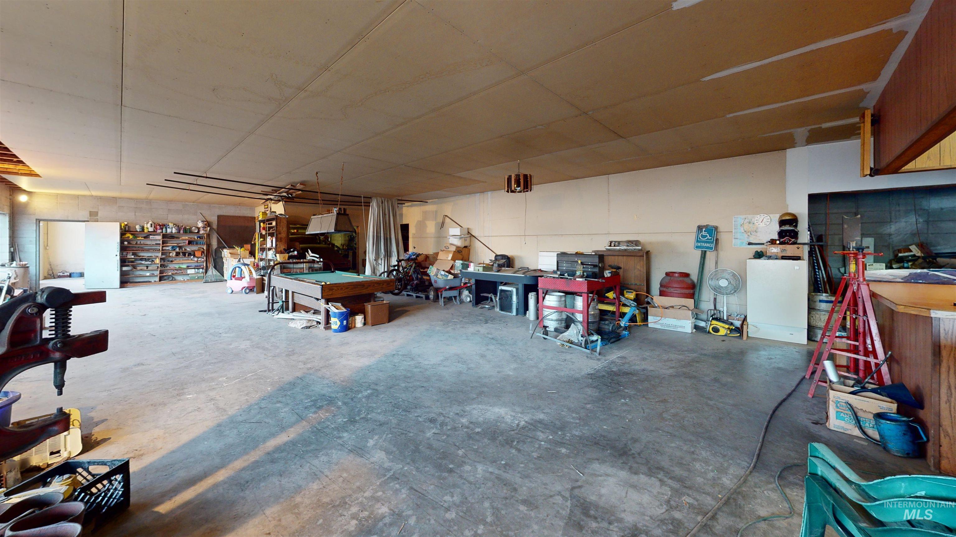 702 N D Street Property Photo 38