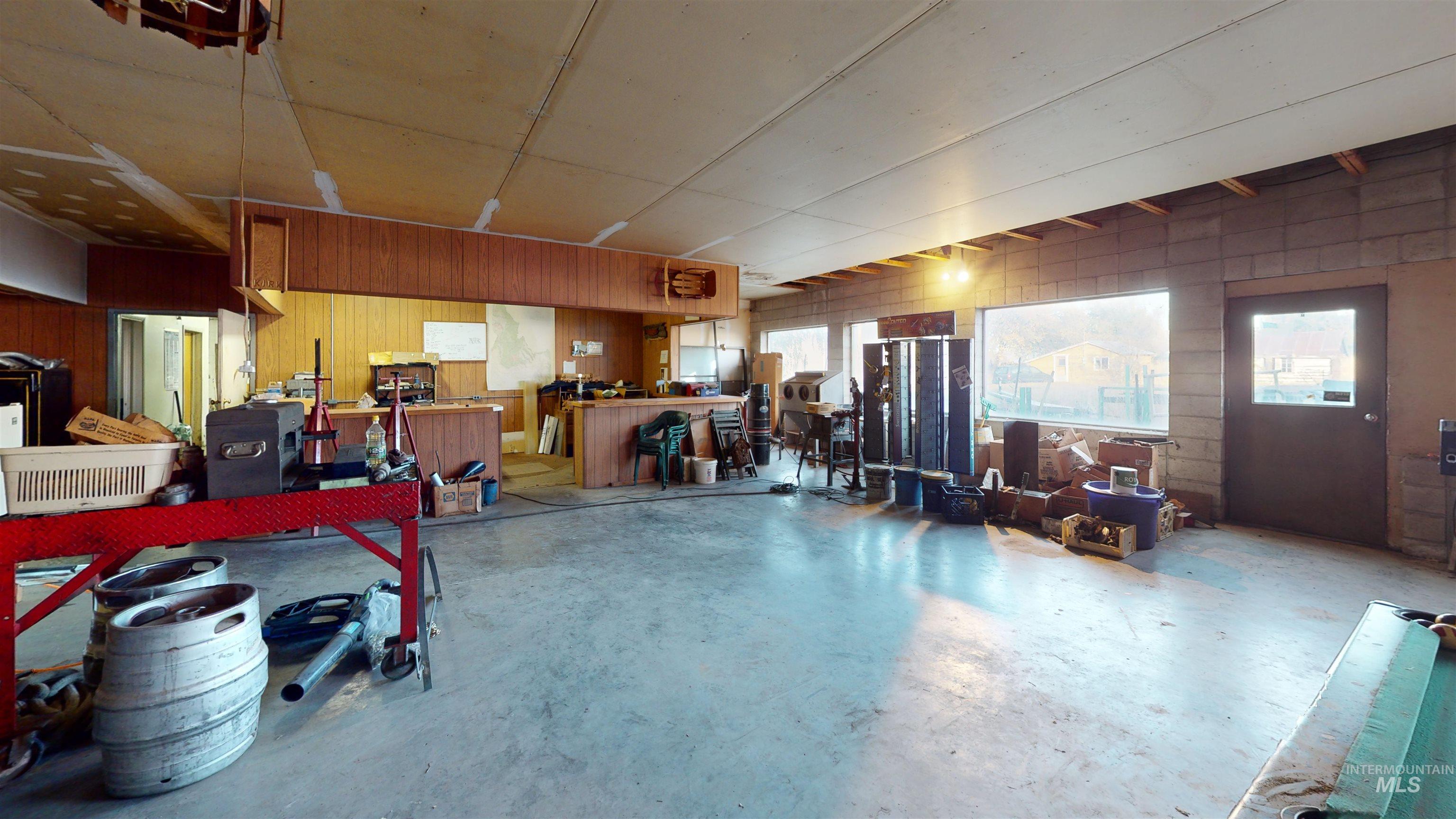 702 N D Street Property Photo 40