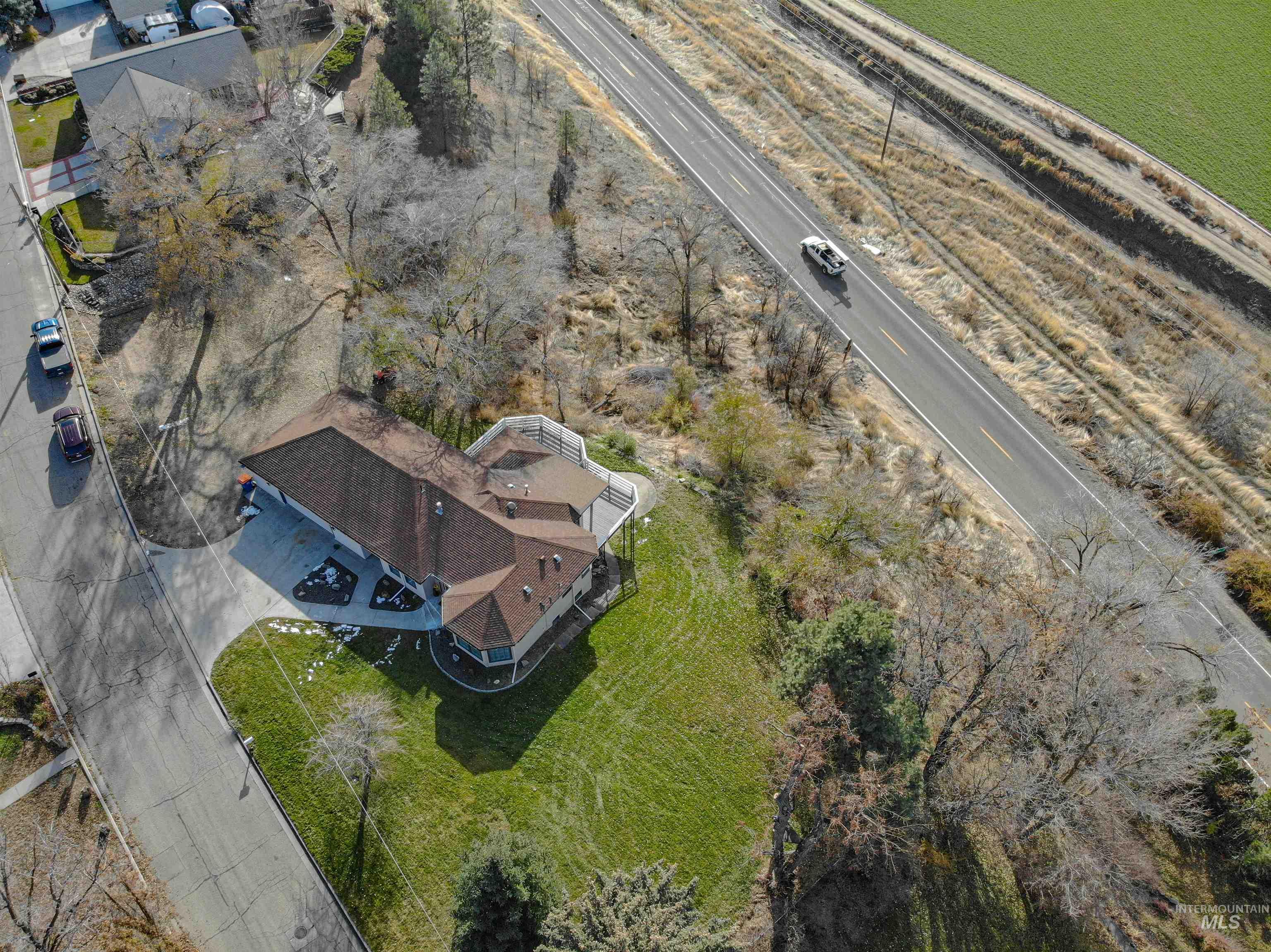 716 Hughes Drive Property Photo 2
