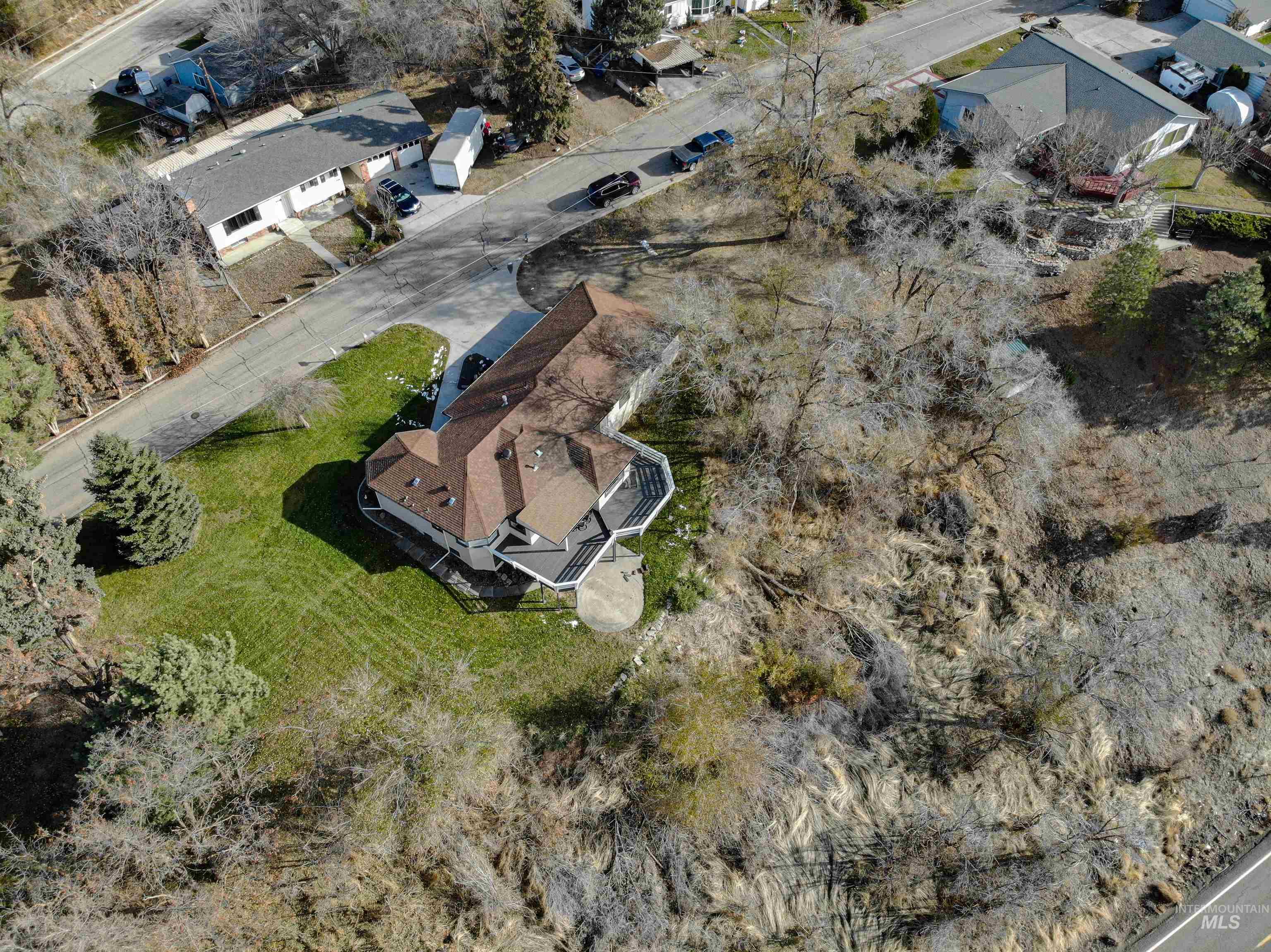 716 Hughes Drive Property Photo 3