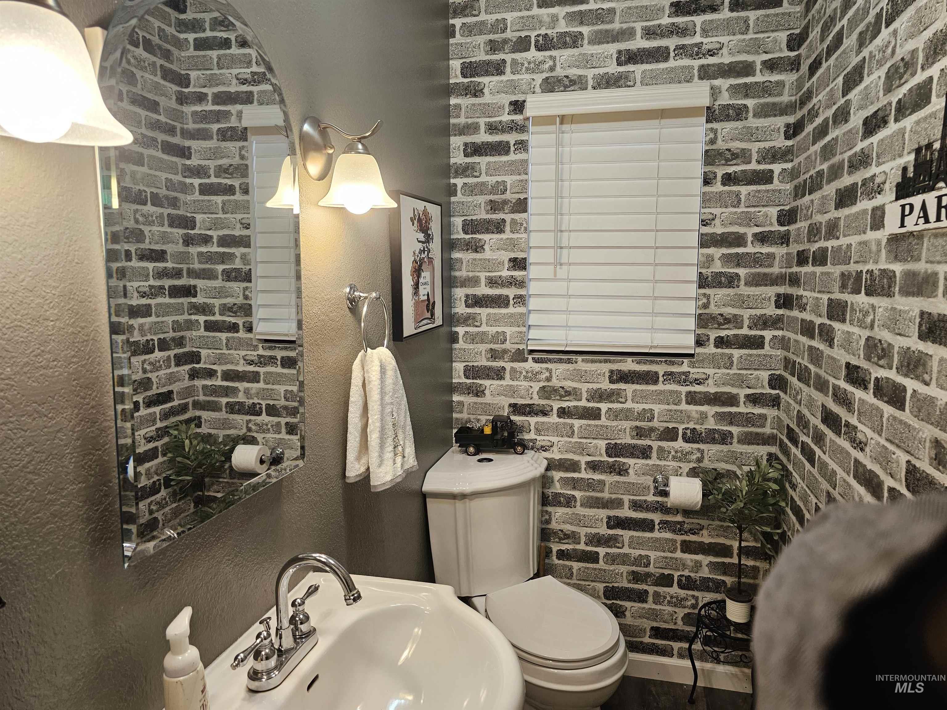 716 Hughes Drive Property Photo 11