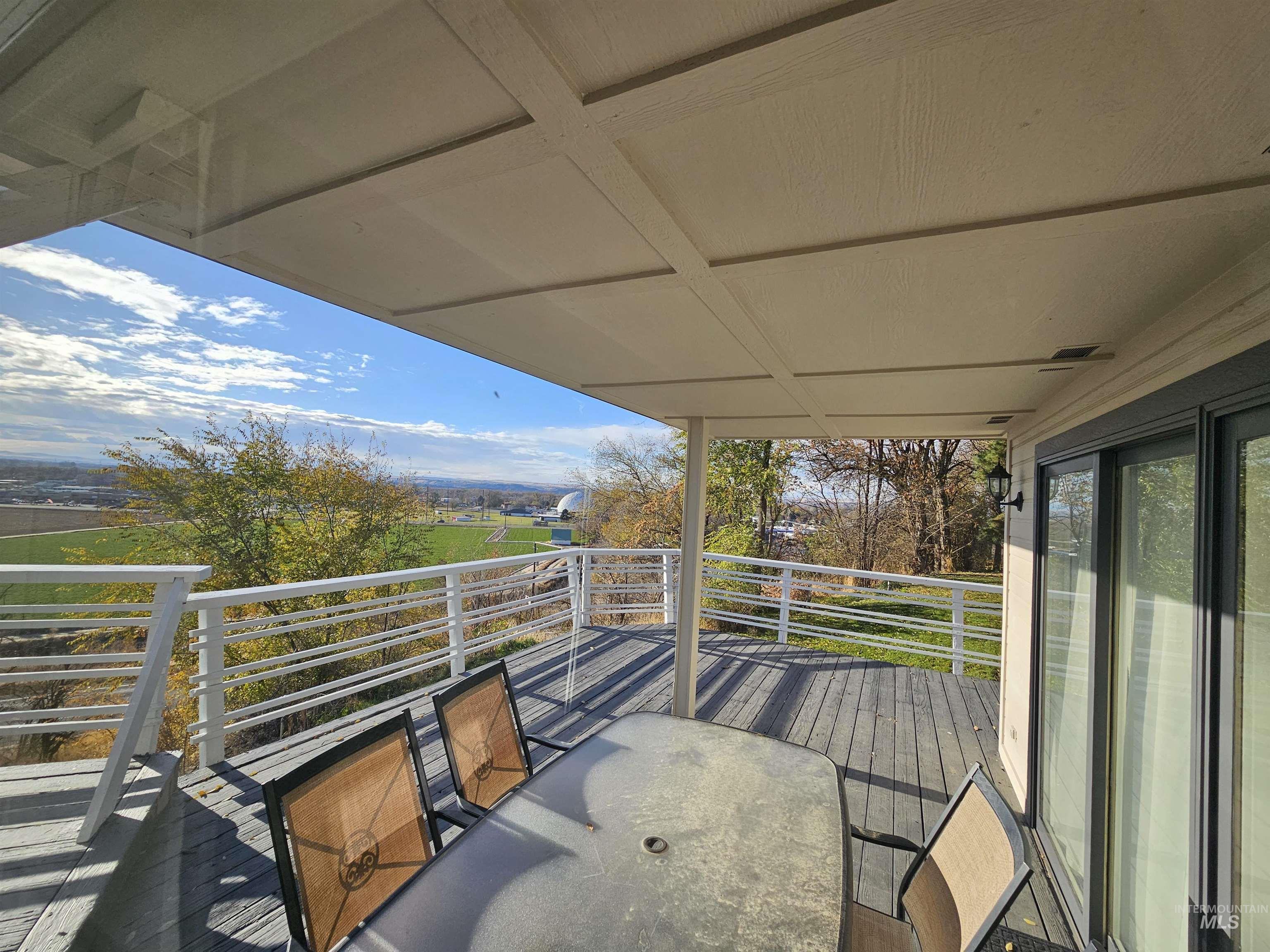 716 Hughes Drive Property Photo 14