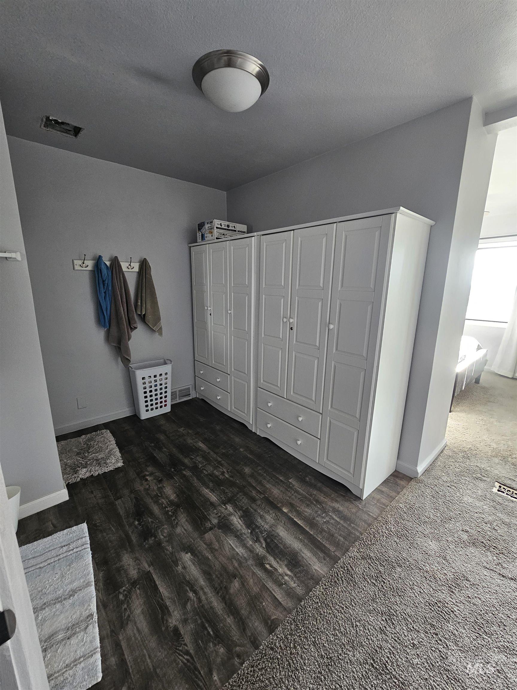 716 Hughes Drive Property Photo 15