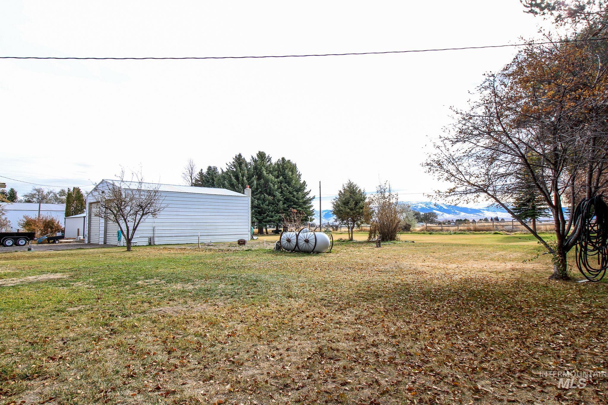 33 E 220 S Property Photo 2