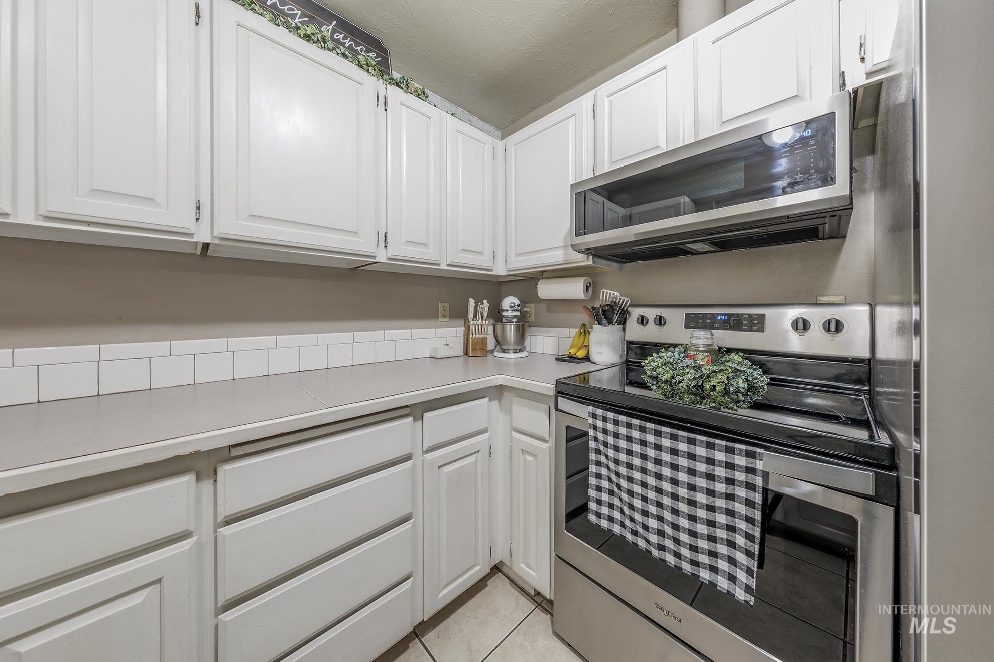 672 Nw 16th Street Property Photo 3