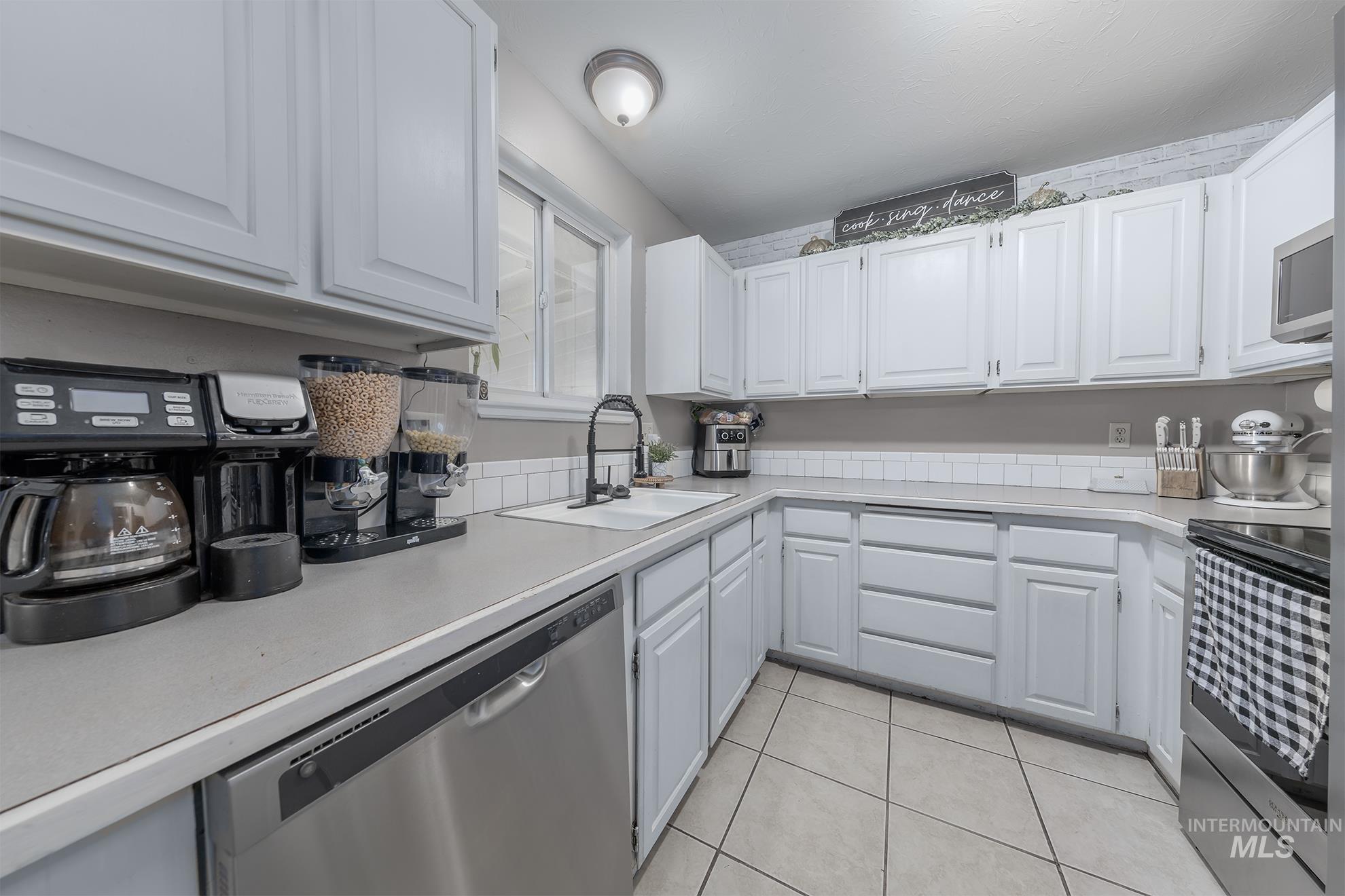 672 Nw 16th Street Property Photo 9