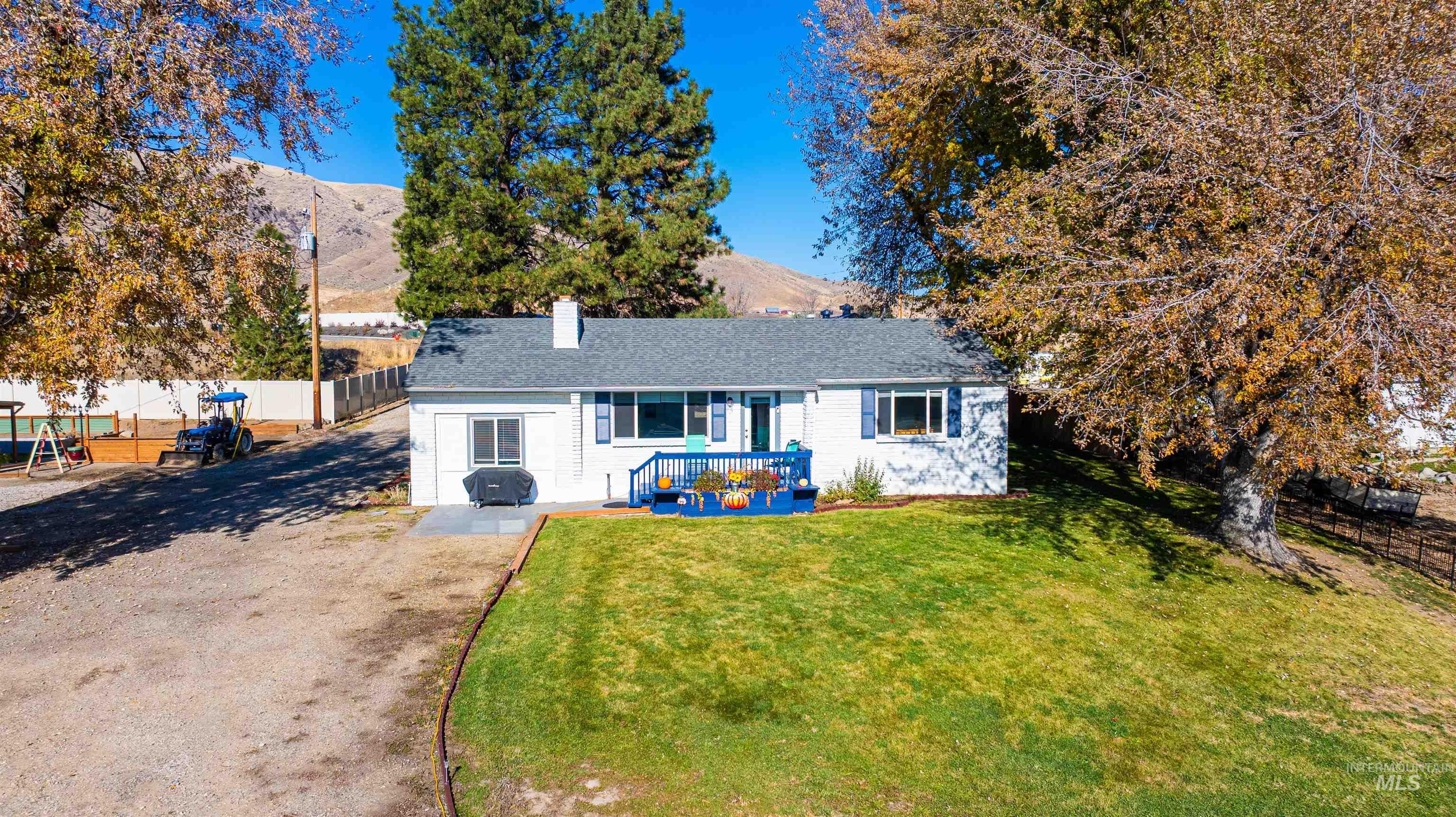 535 Highway 52 Property Photo 6