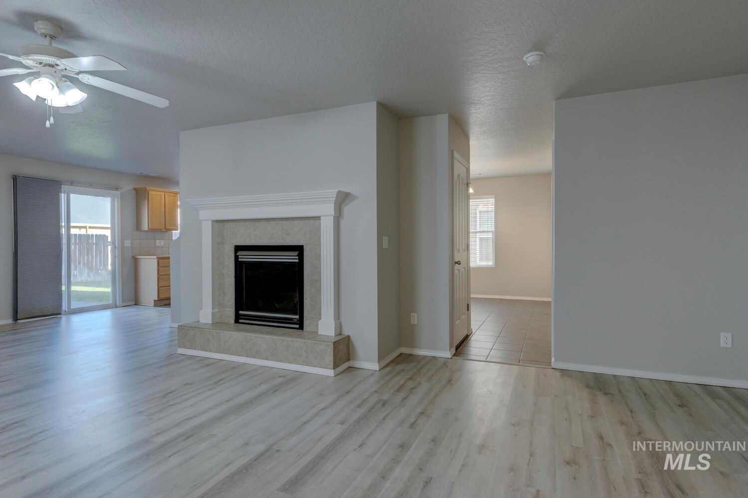 9128 Lillywood Property Photo 4