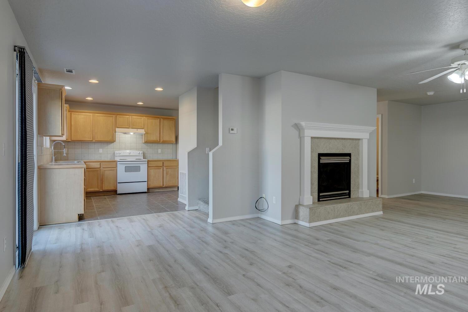 9128 Lillywood Property Photo 6