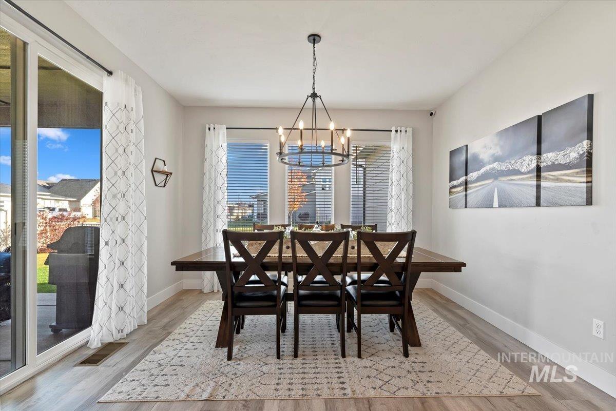 5302 S Montague Way Property Photo 9