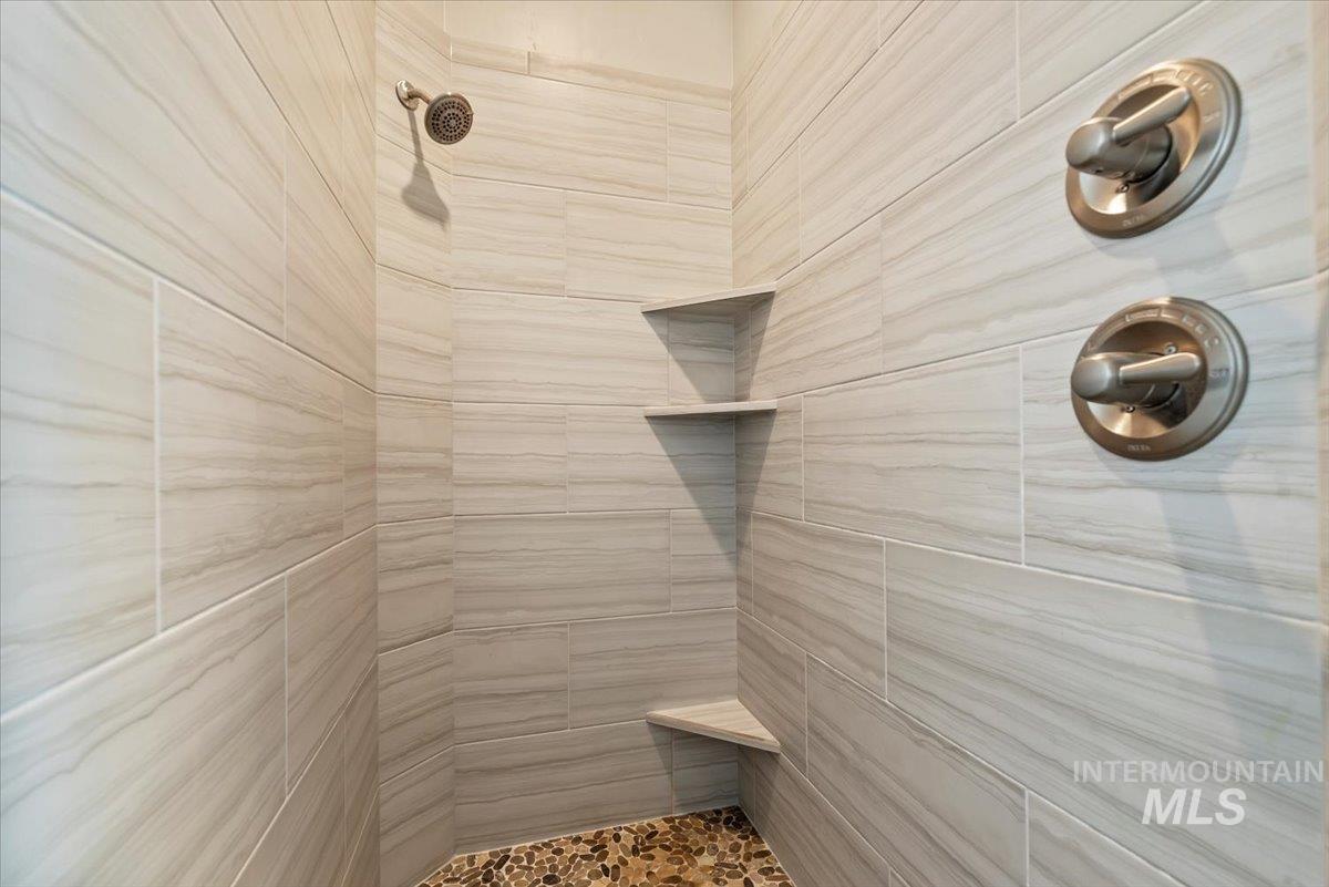 5302 S Montague Way Property Photo 24