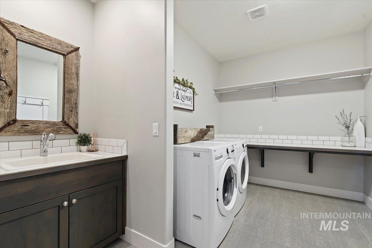 5302 S Montague Way Property Photo 33