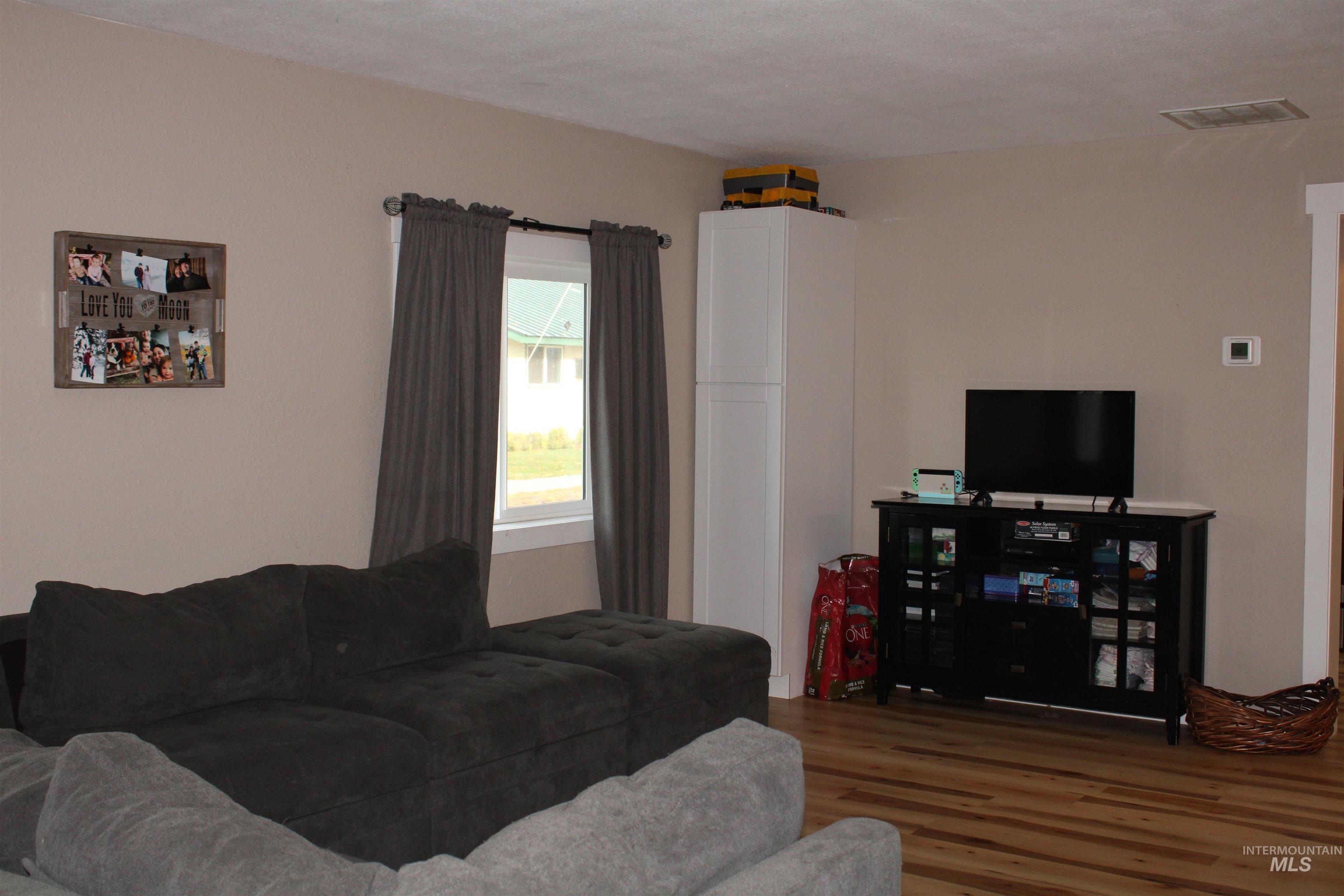 109 N Hornet Creek St Property Photo 7