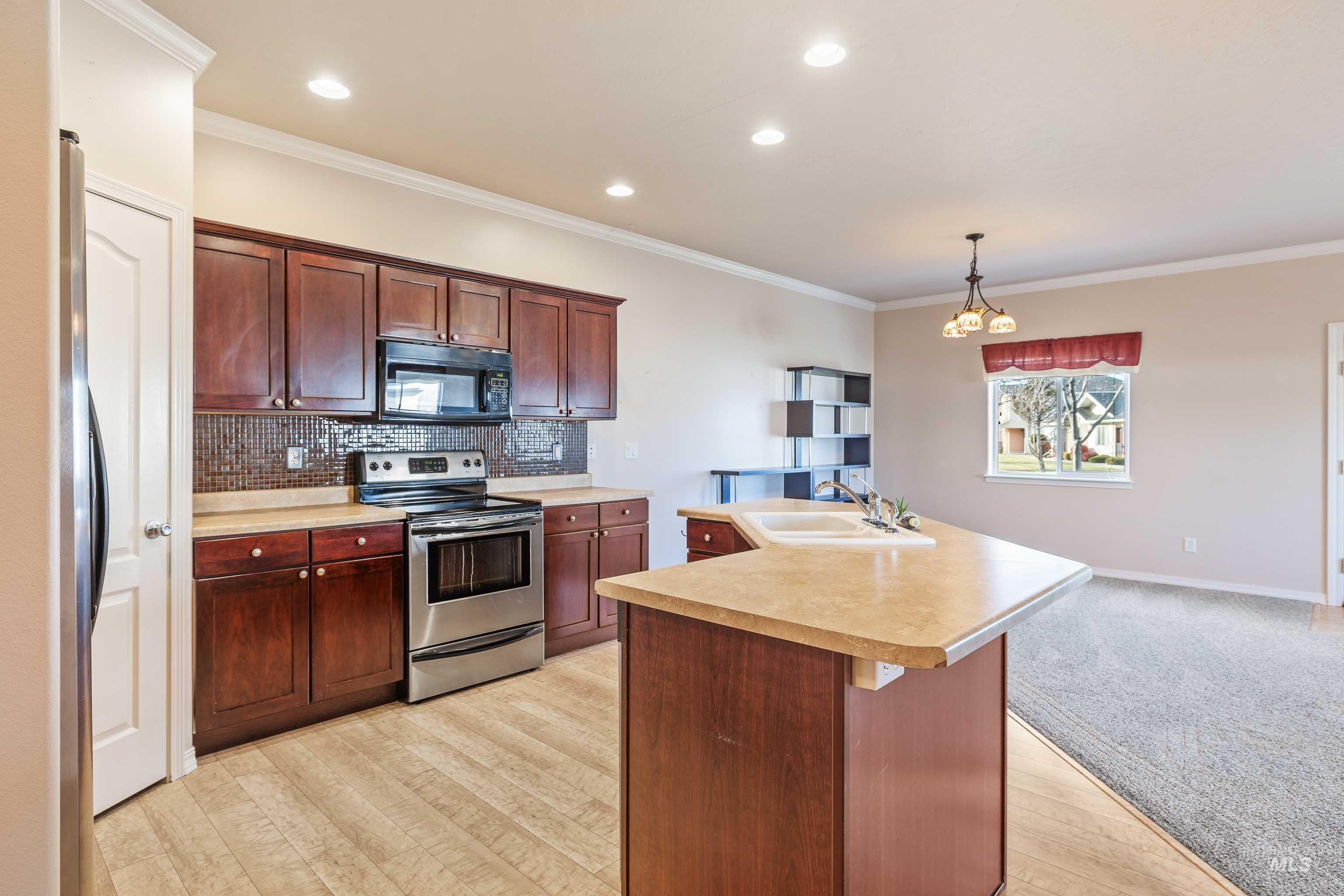 199 New Hampshire Way Property Photo 11