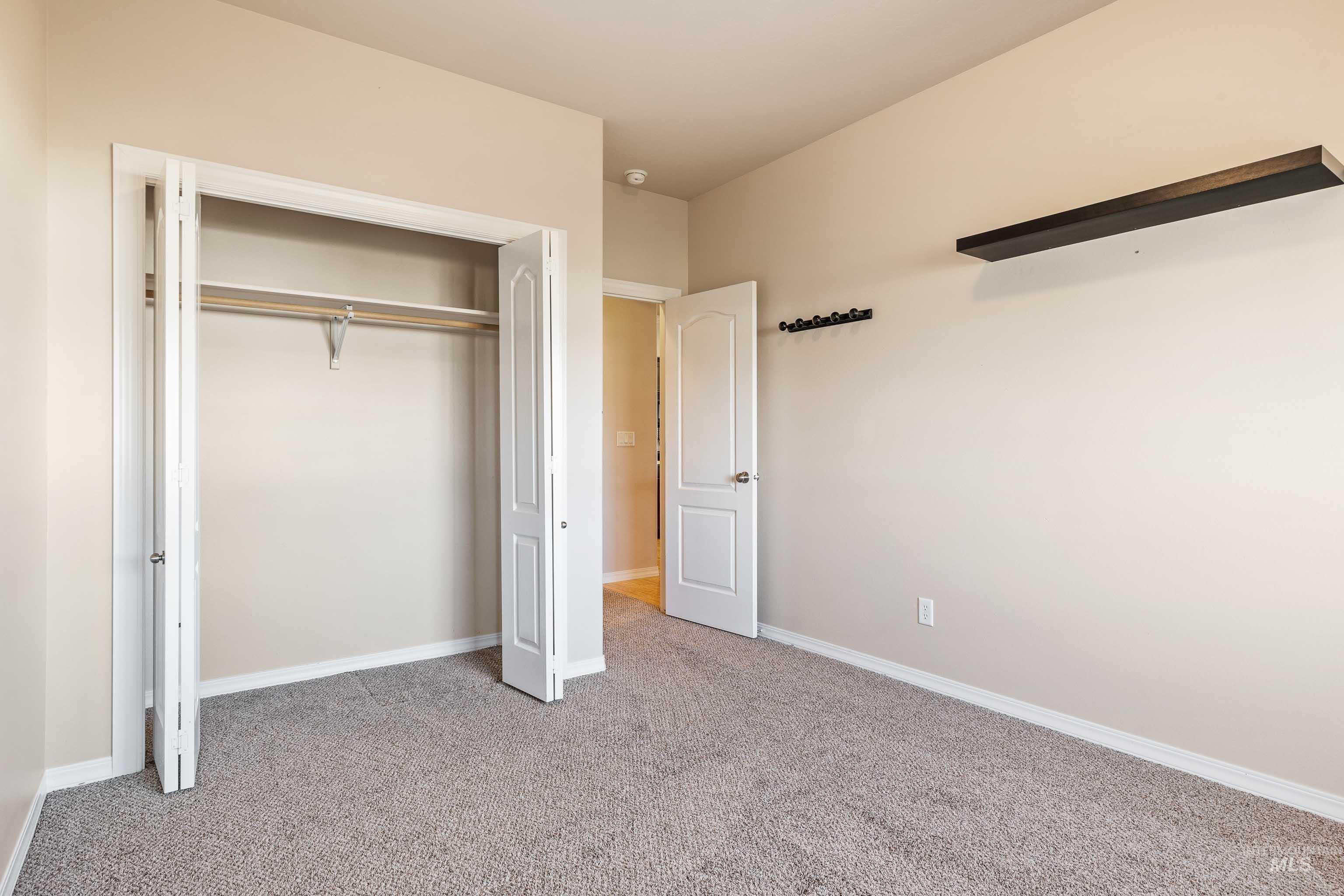 199 New Hampshire Way Property Photo 16