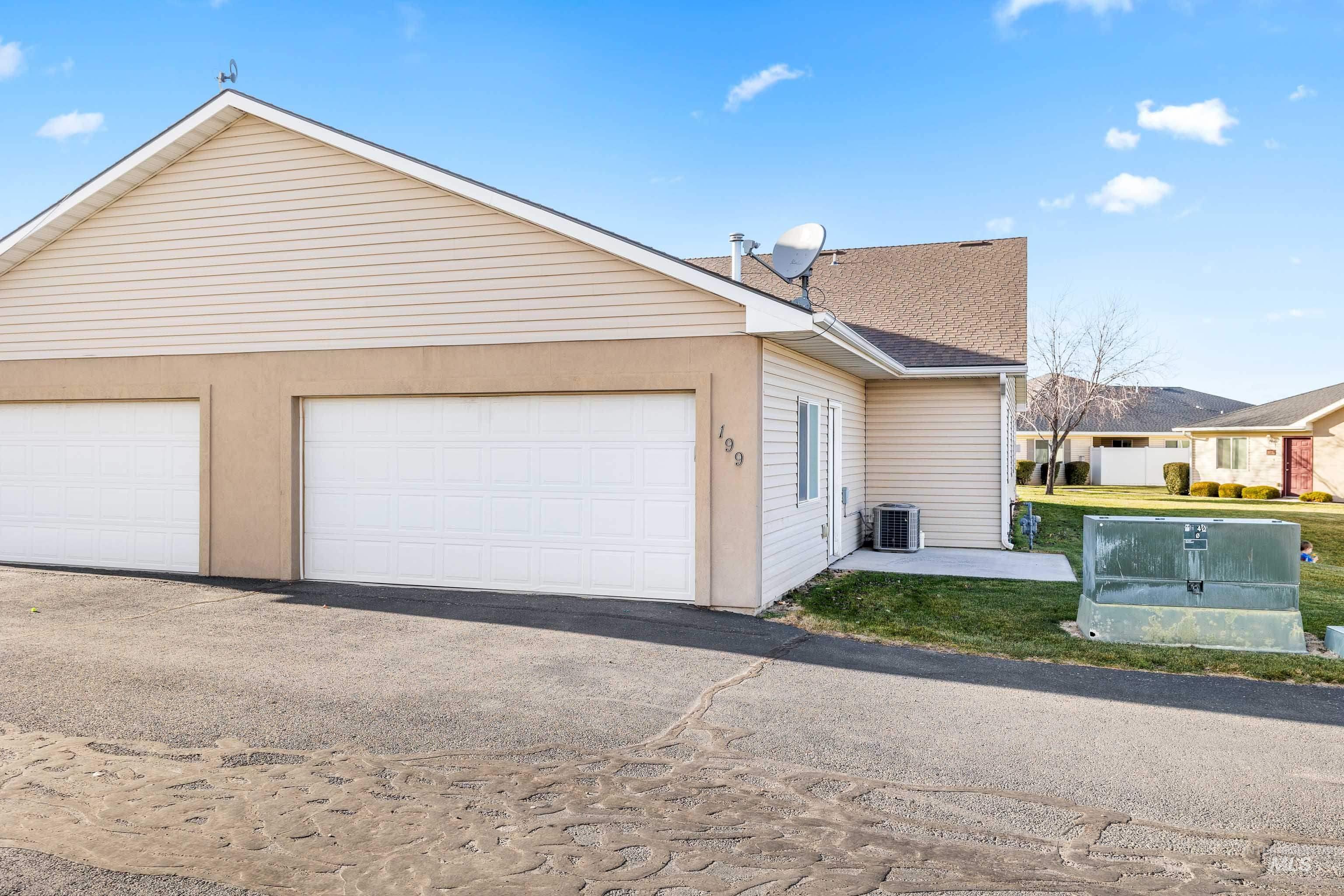 199 New Hampshire Way Property Photo 24