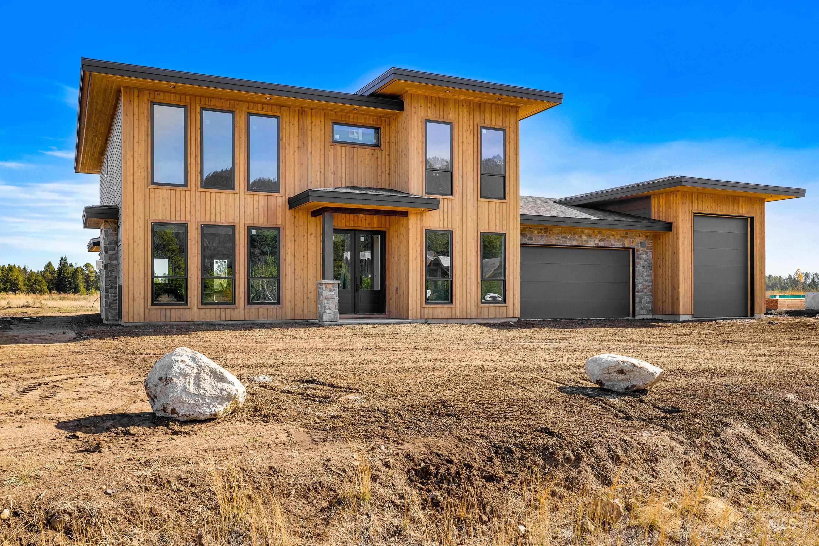 13156 Hawks Bay Property Photo 2