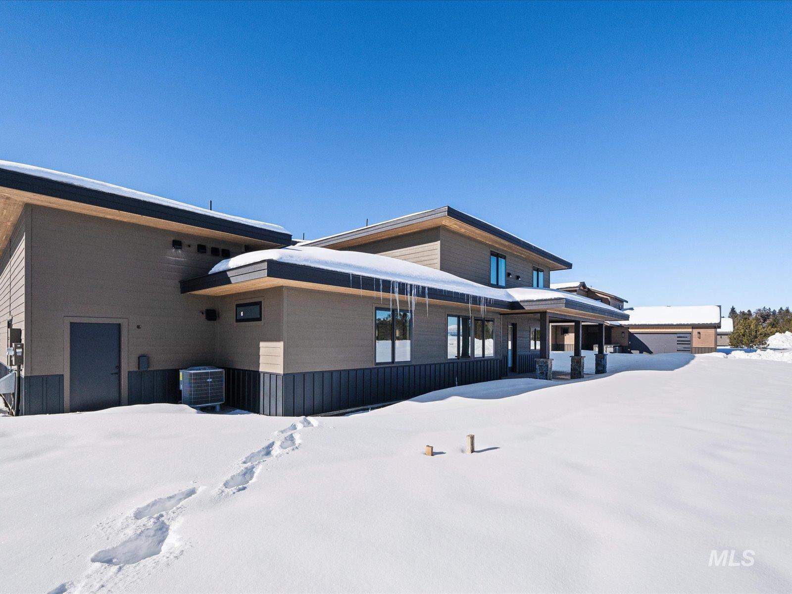 13156 Hawks Bay Property Photo 27