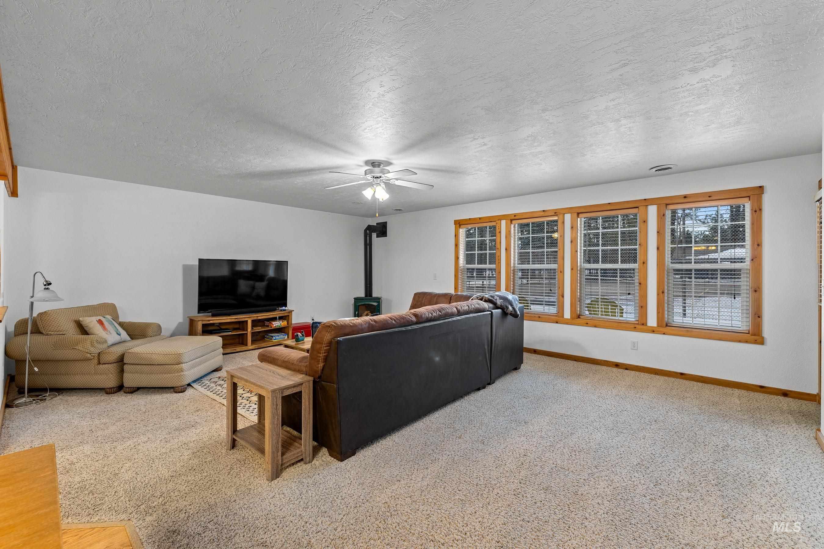1644 N Davis Property Photo 5