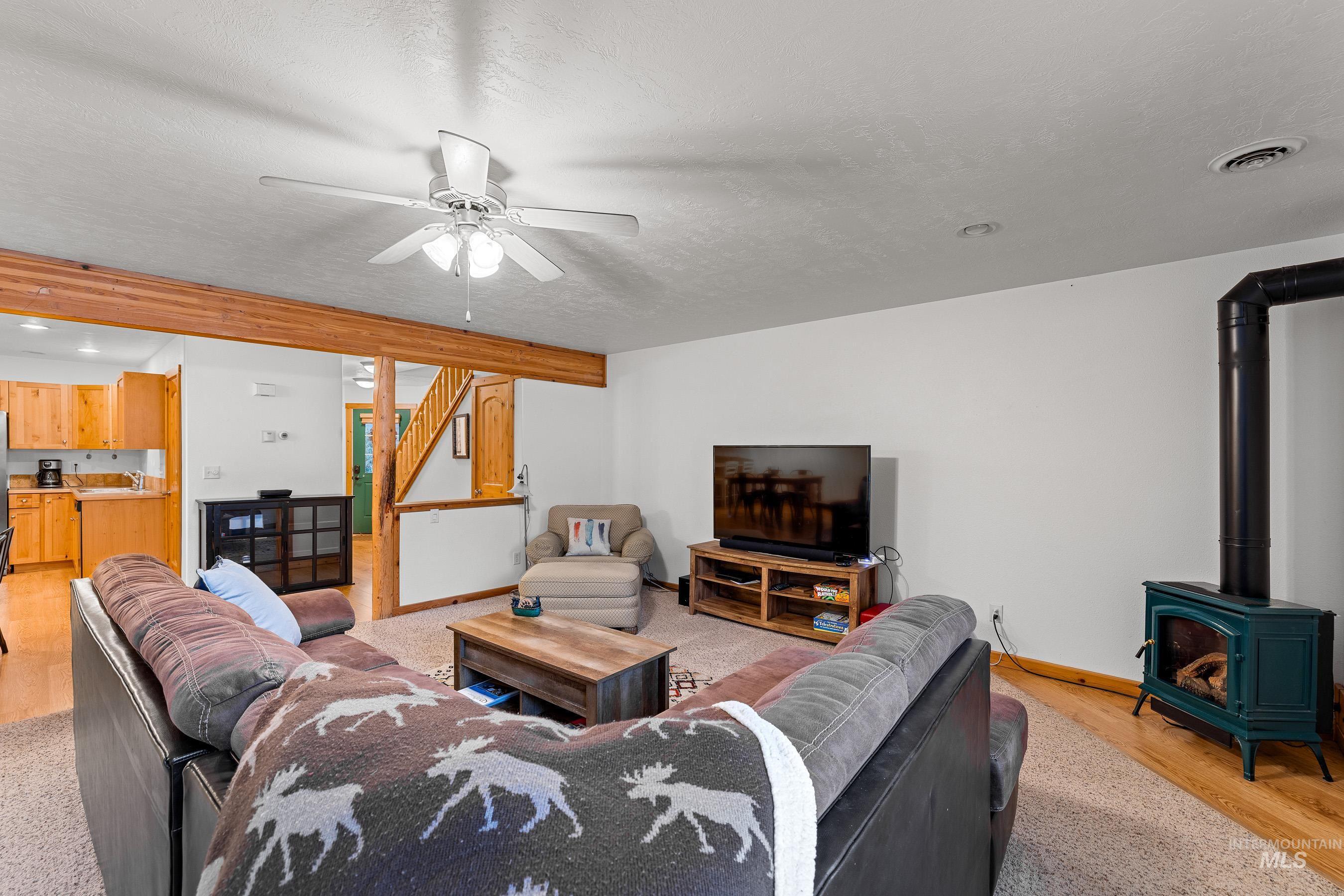 1644 N Davis Property Photo 6