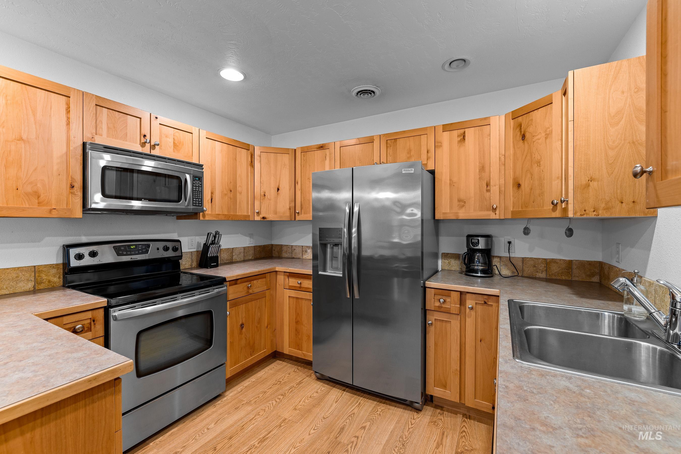 1644 N Davis Property Photo 14