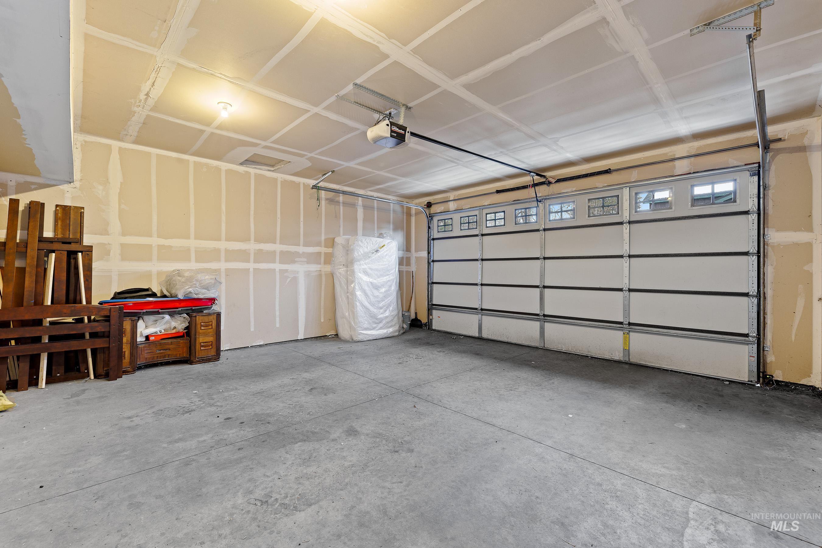 1644 N Davis Property Photo 31