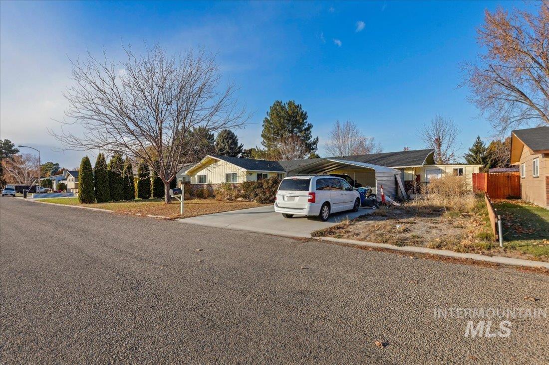 624 Winther Blvd Property Photo 2