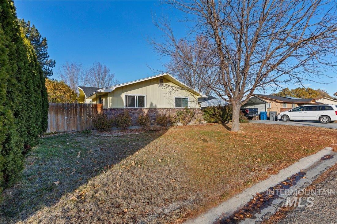 624 Winther Blvd Property Photo 3