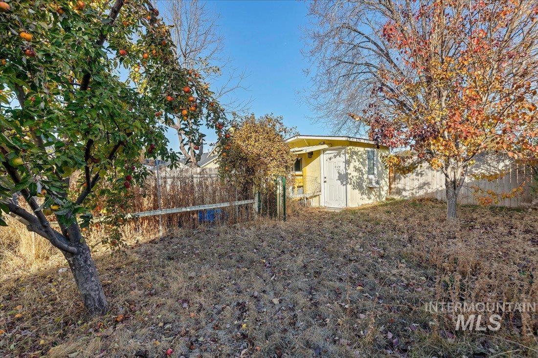 624 Winther Blvd Property Photo 7