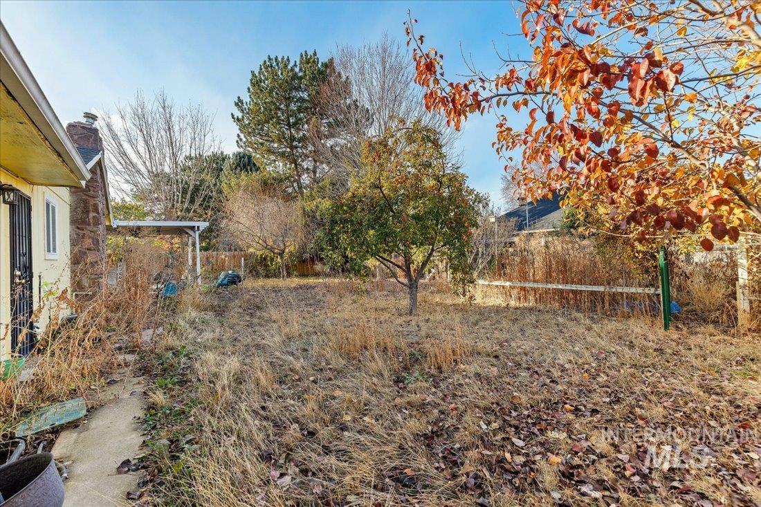 624 Winther Blvd Property Photo 10