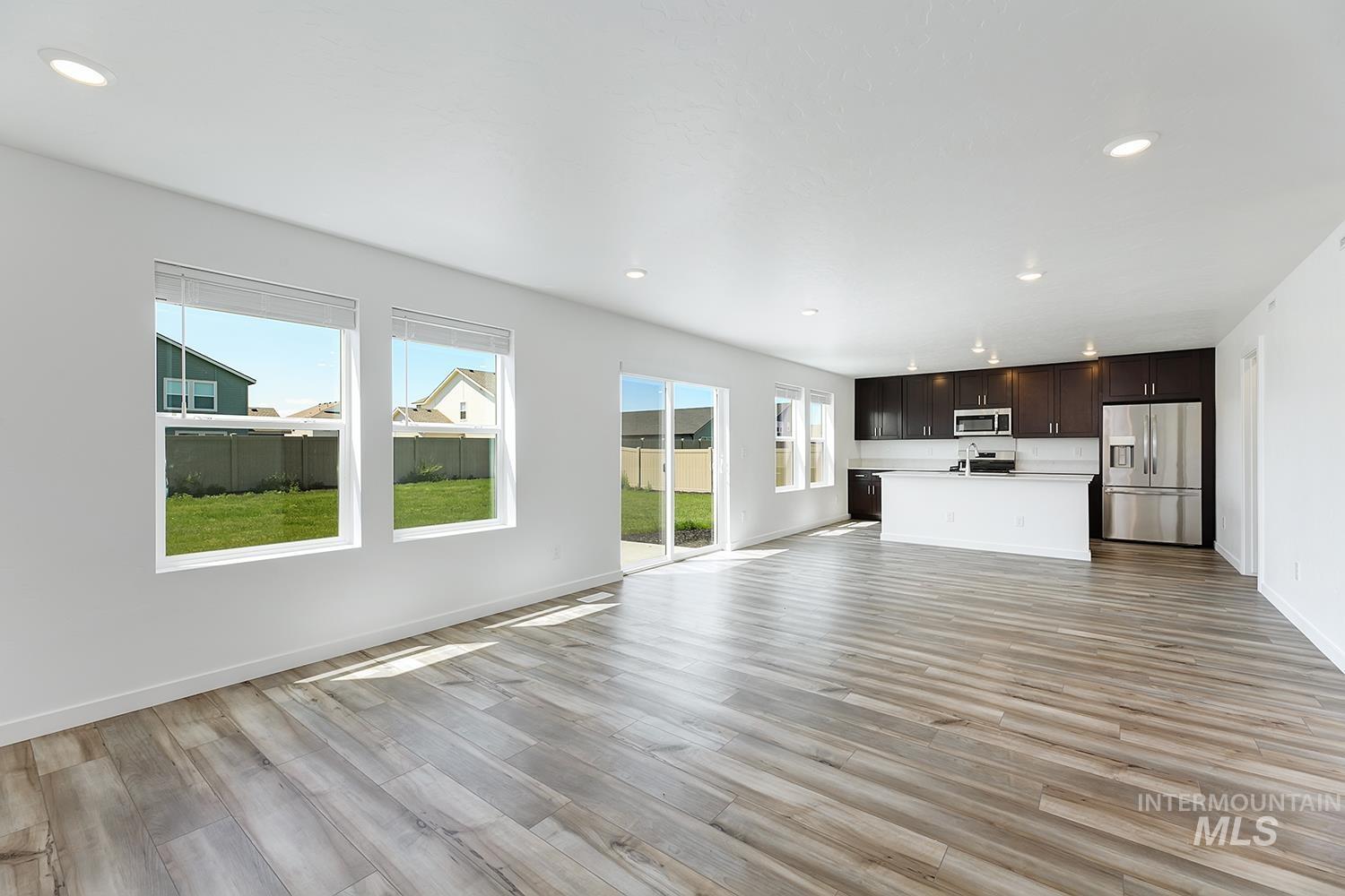 18255 N Brambleberry Way Property Photo 9