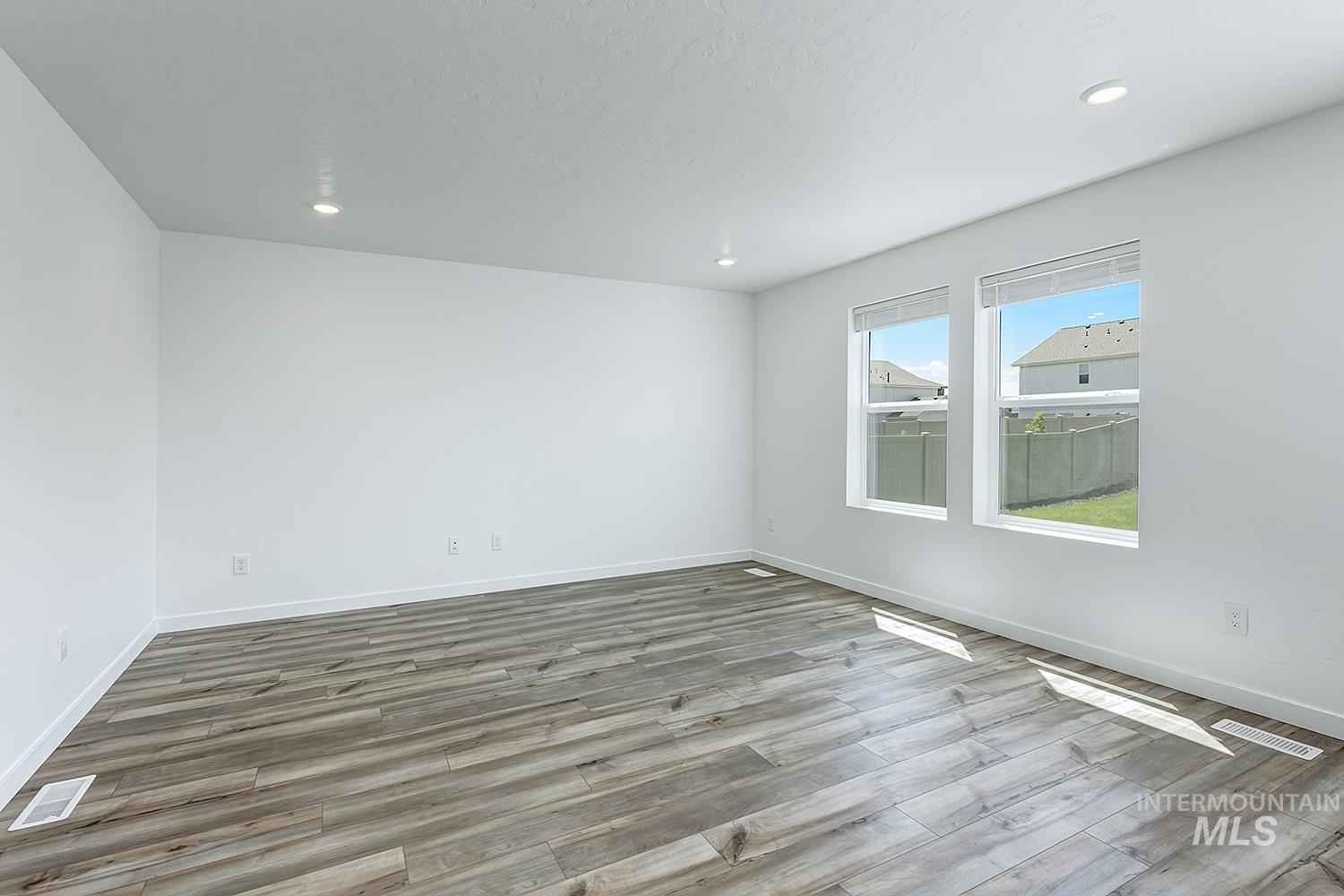 18255 N Brambleberry Way Property Photo 10