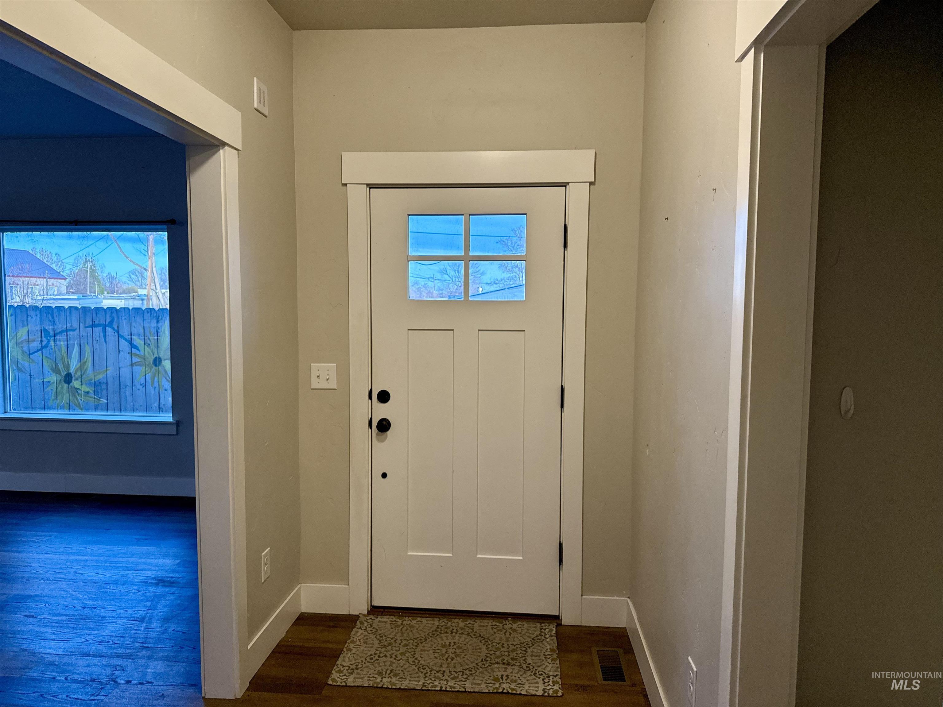 20 W Owyhee Ave Property Photo 4