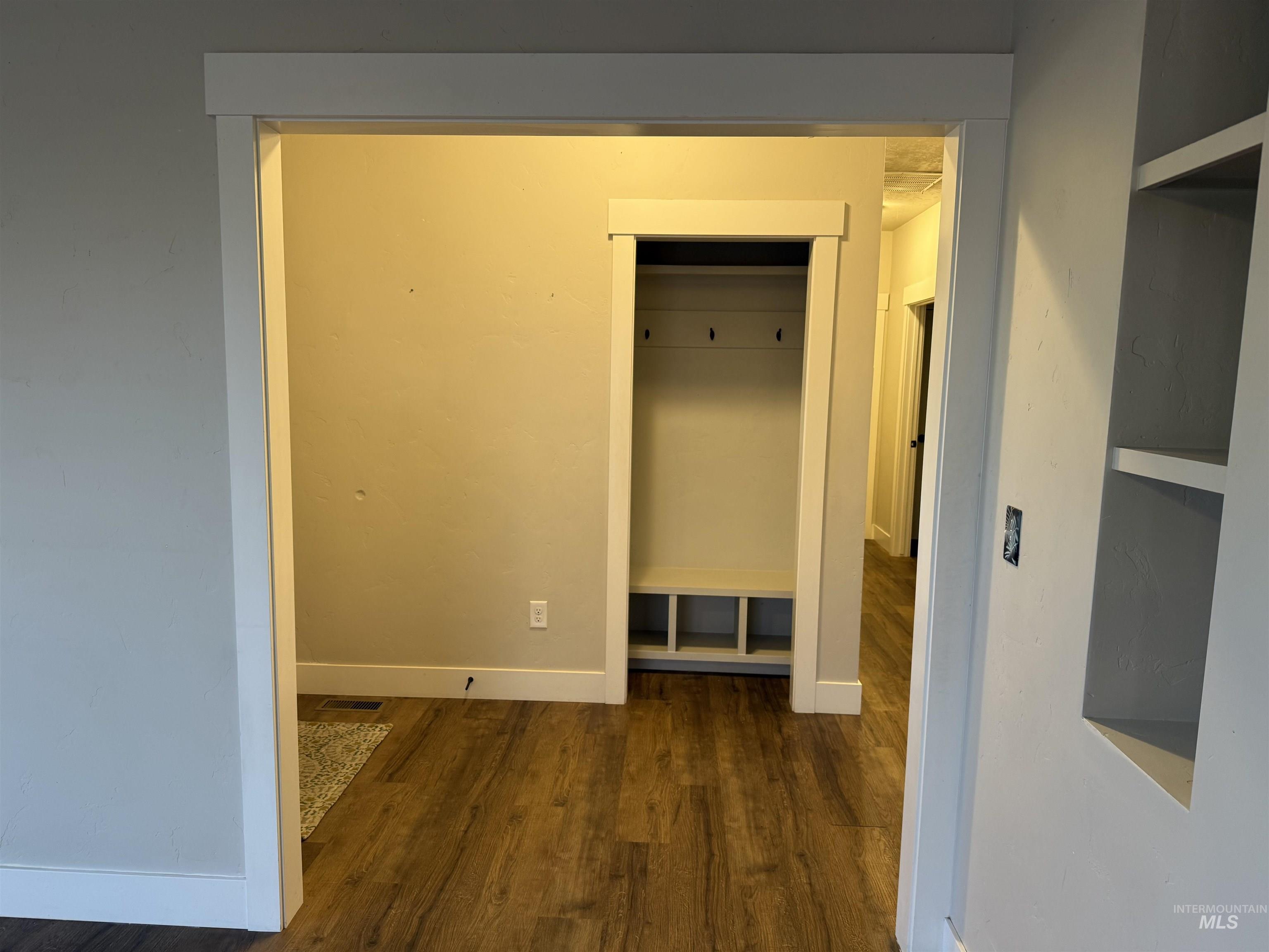 20 W Owyhee Ave Property Photo 5