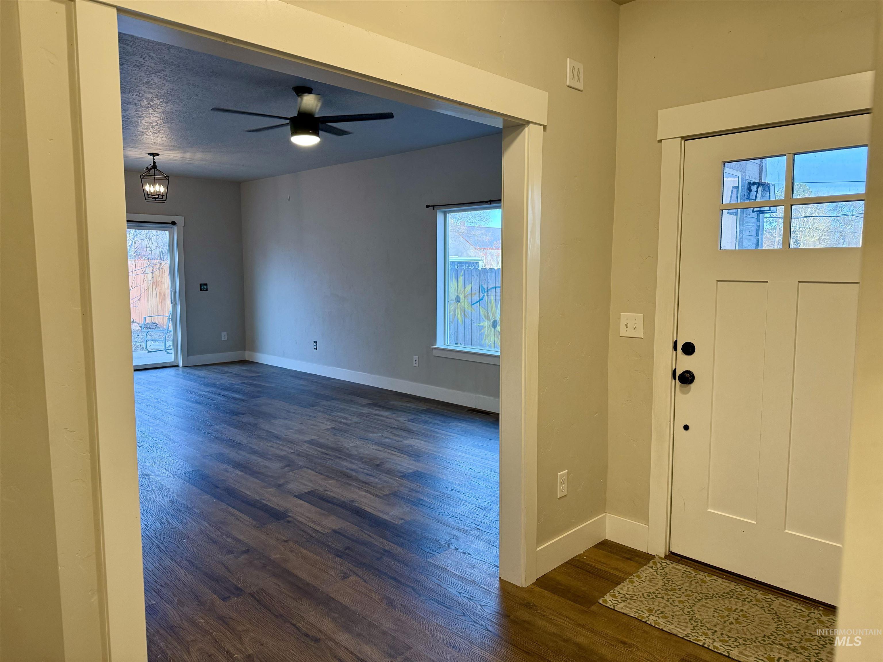 20 W Owyhee Ave Property Photo 7