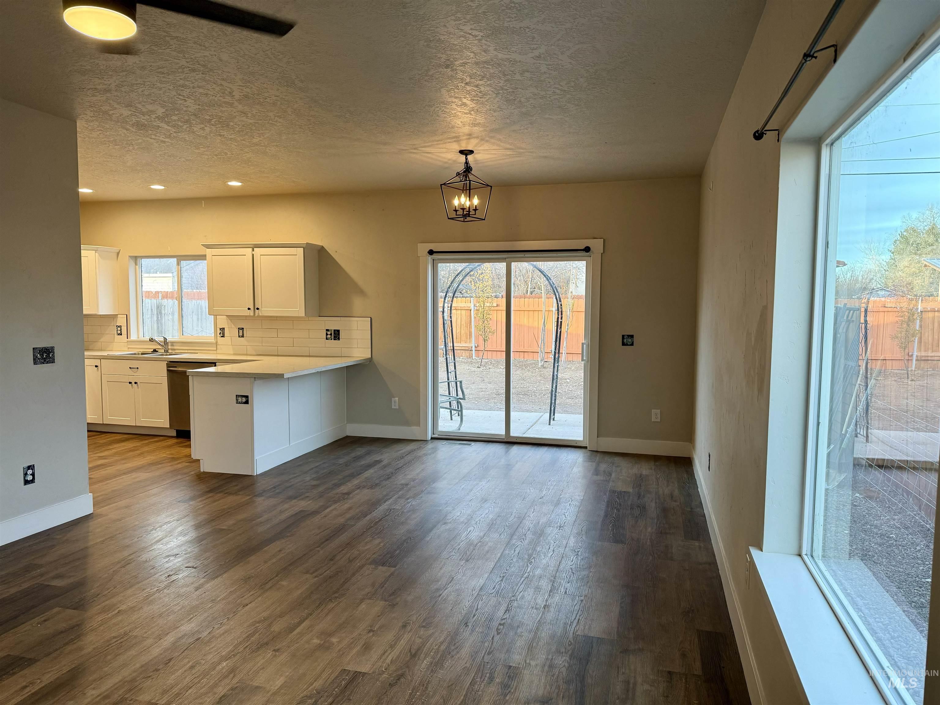 20 W Owyhee Ave Property Photo 10