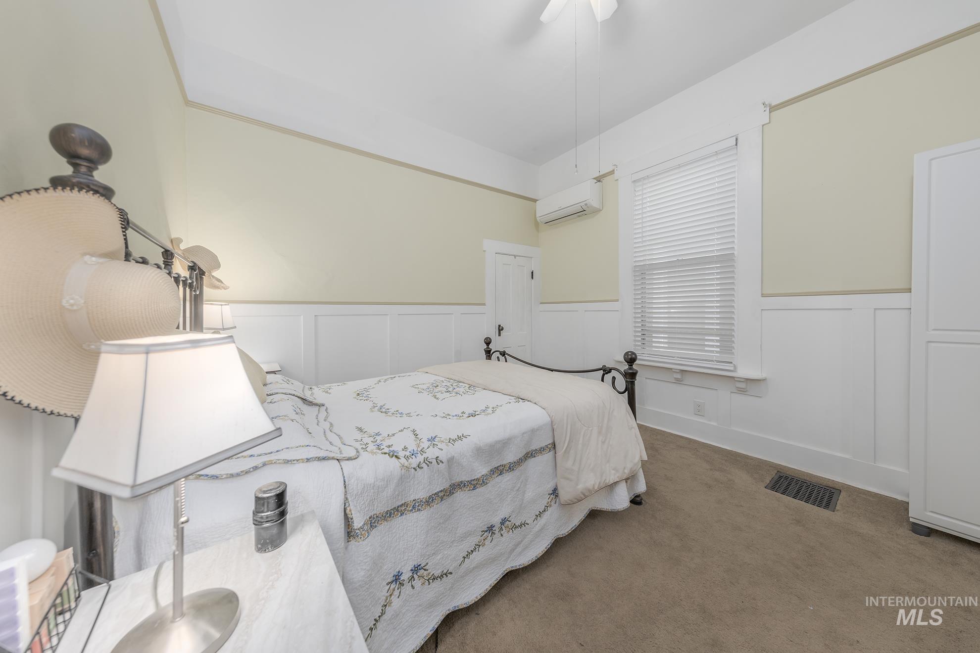 137 W Court St Property Photo 13