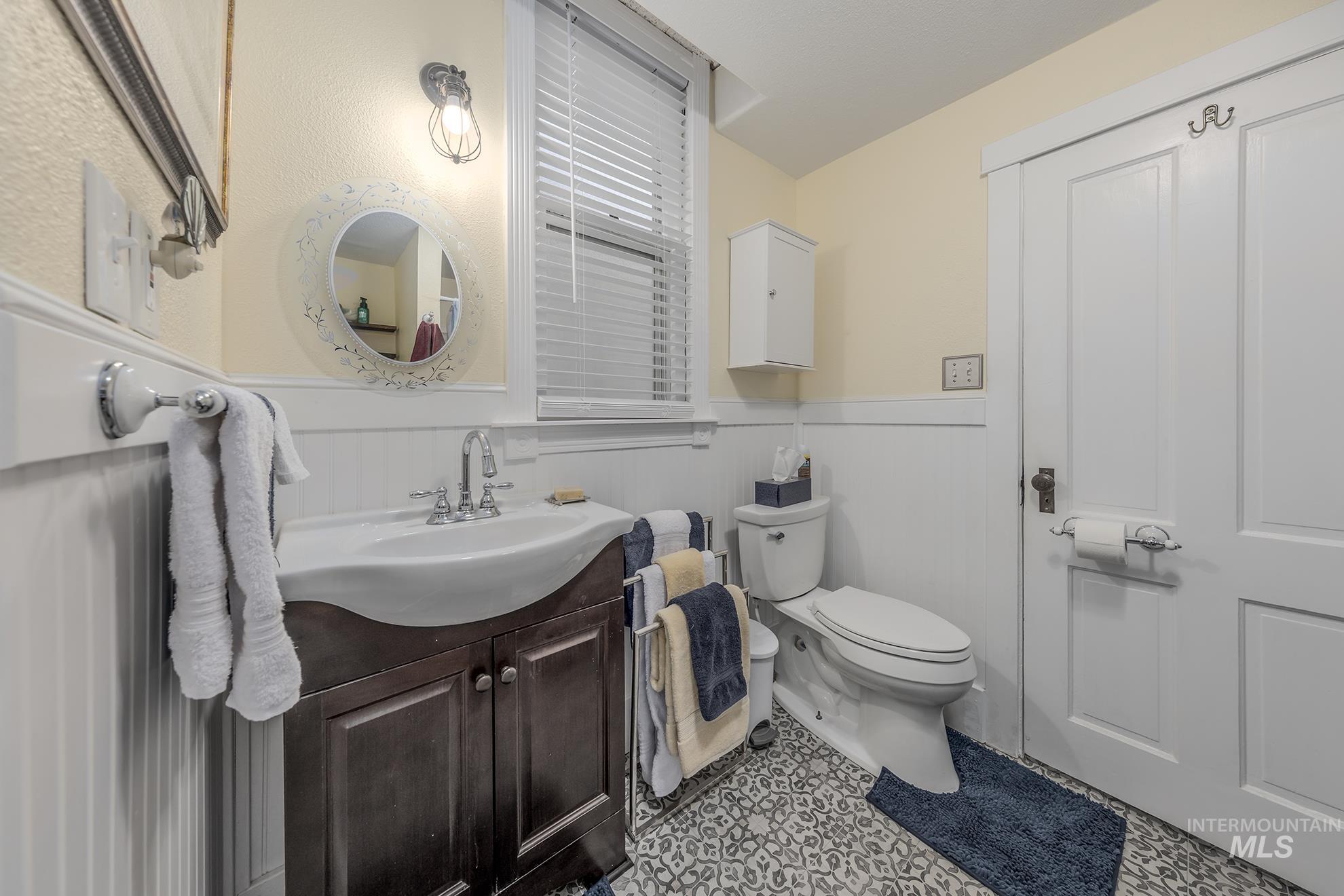 137 W Court St Property Photo 14