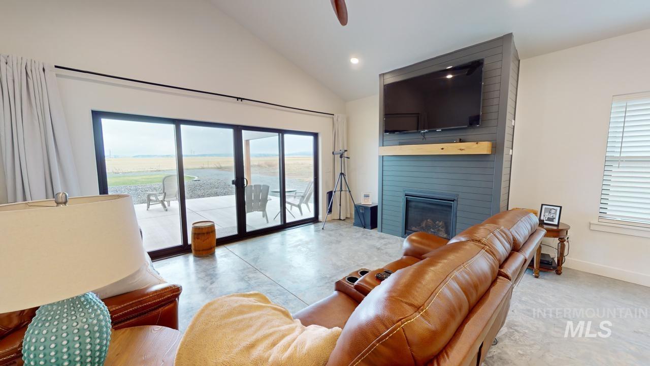 3729 Skyview Dr. Property Photo 10