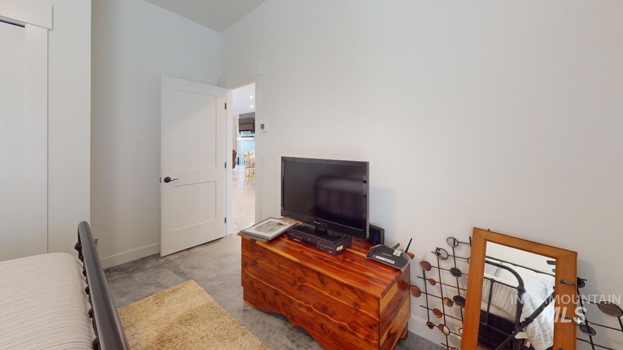 3729 Skyview Dr. Property Photo 23
