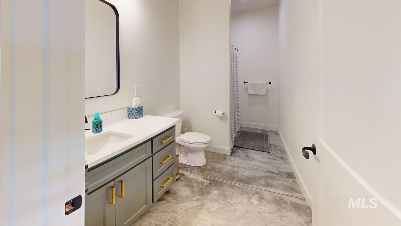 3729 Skyview Dr. Property Photo 24