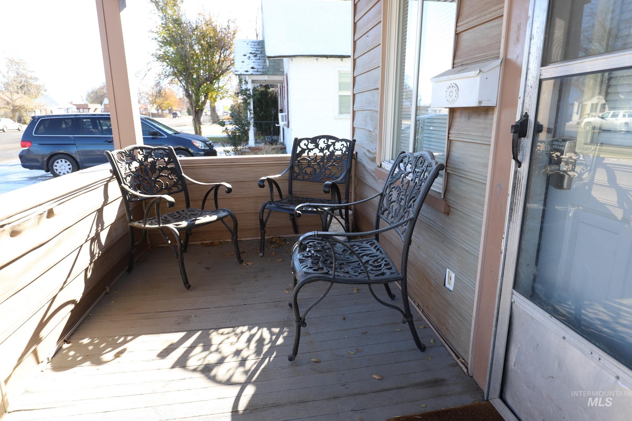 651 2nd Avenue West Property Photo 4