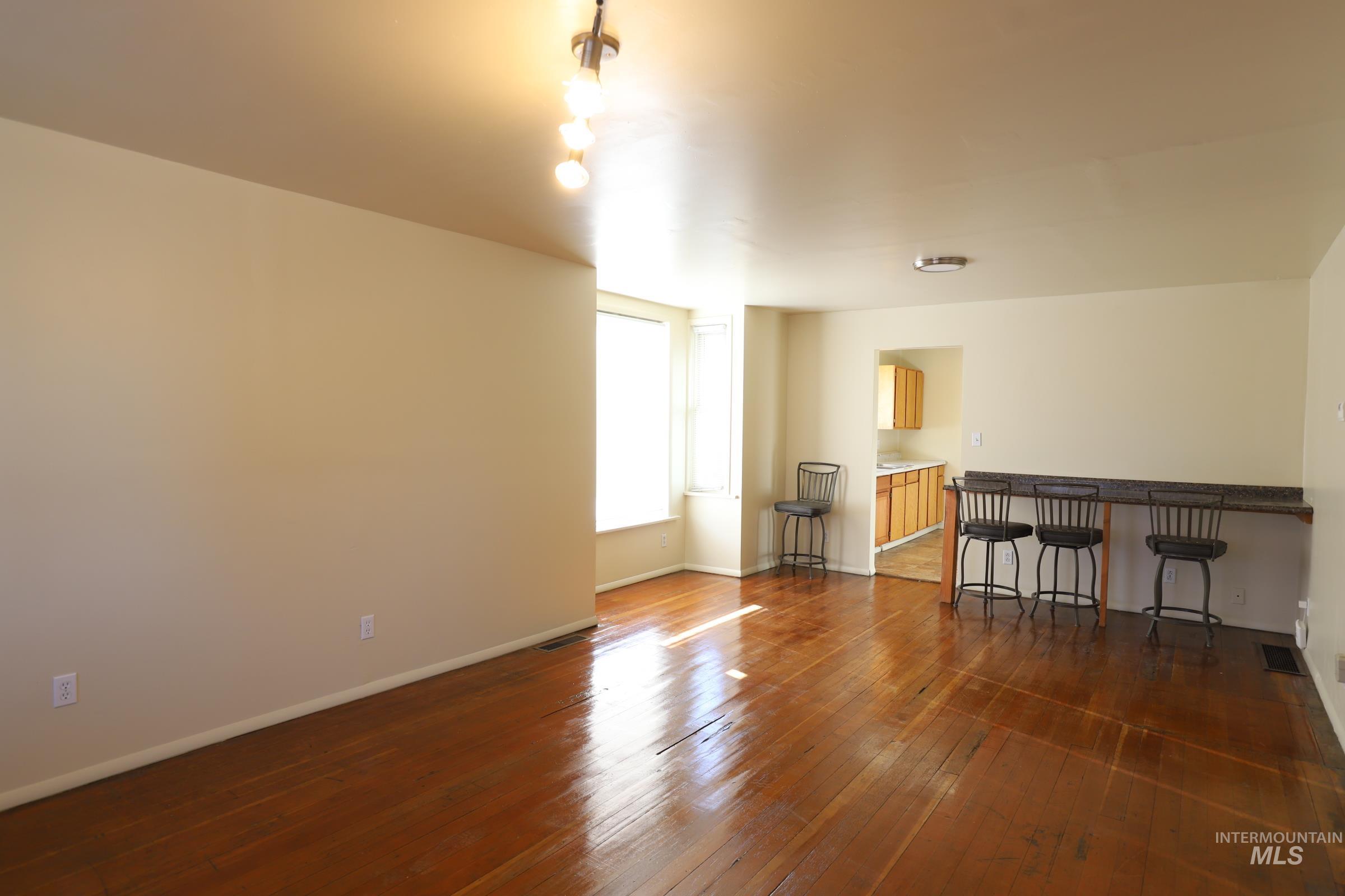 651 2nd Avenue West Property Photo 7
