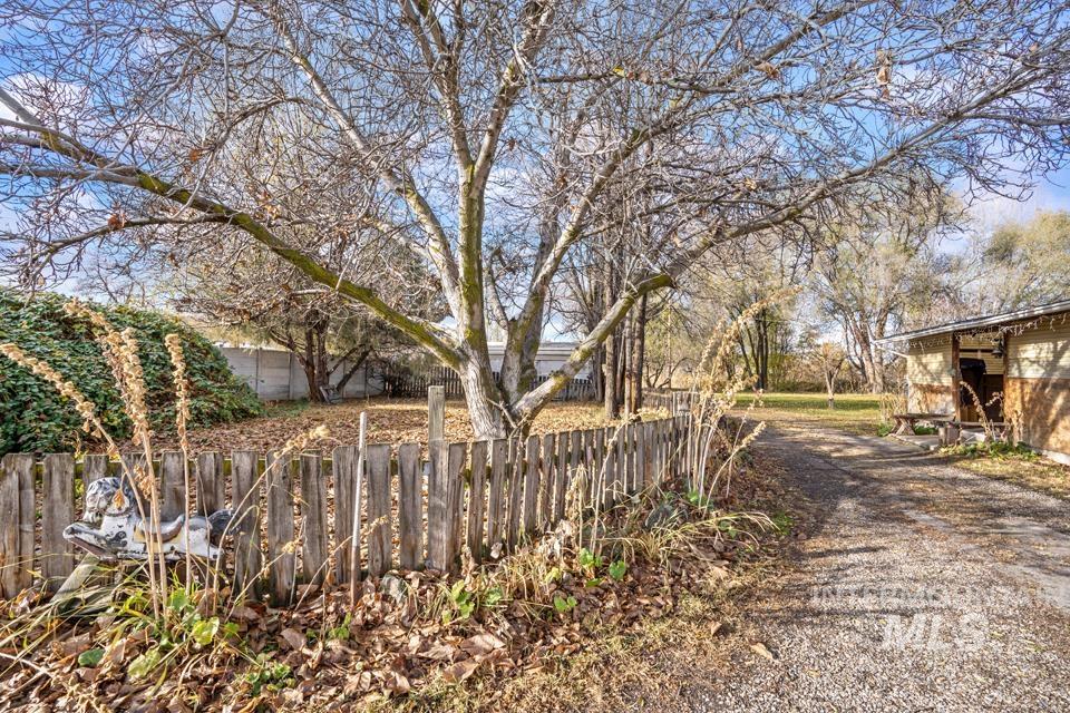 9350 Dewey Rd Property Photo 6