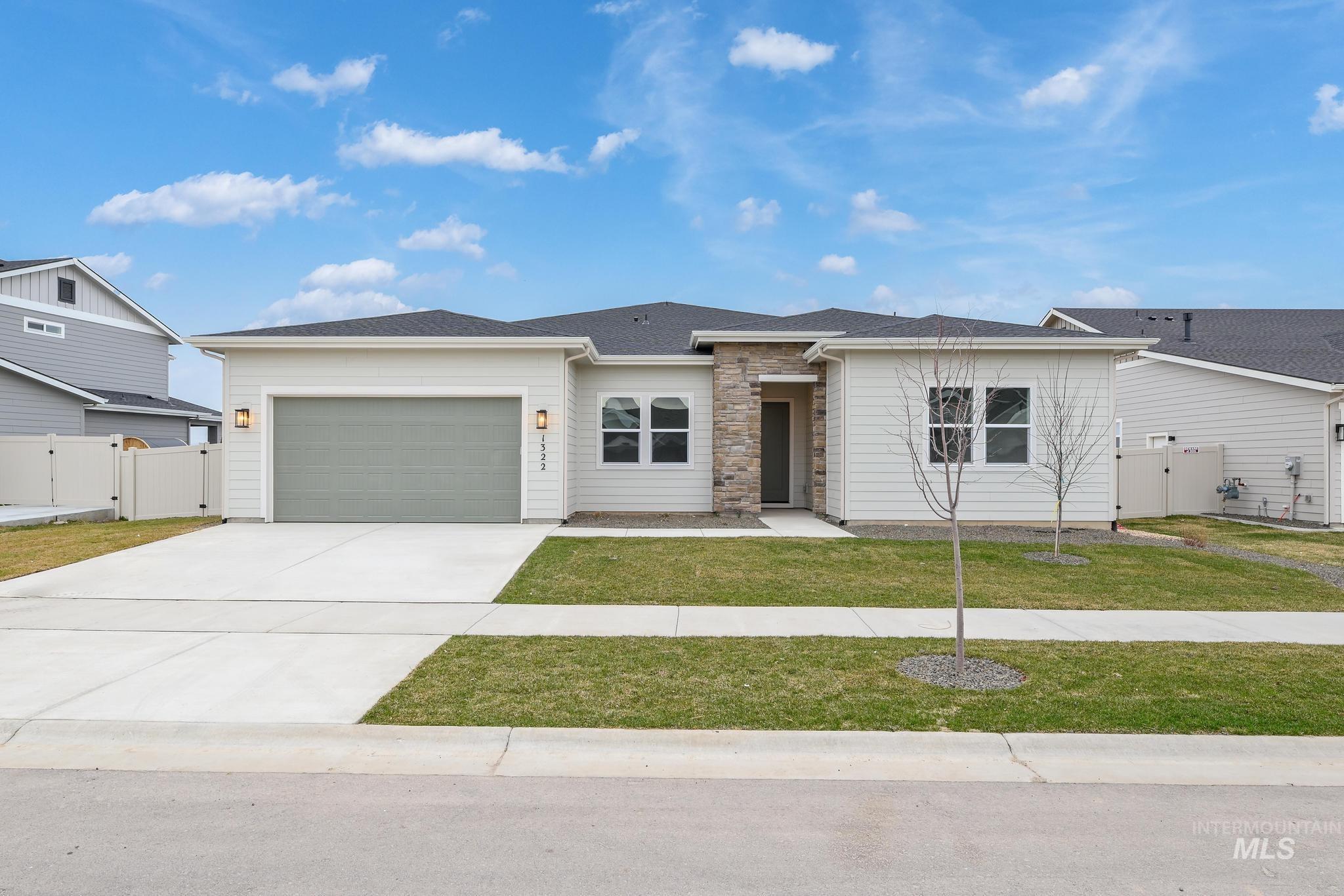 1322 N Hickory Grove Way Property Photo 1