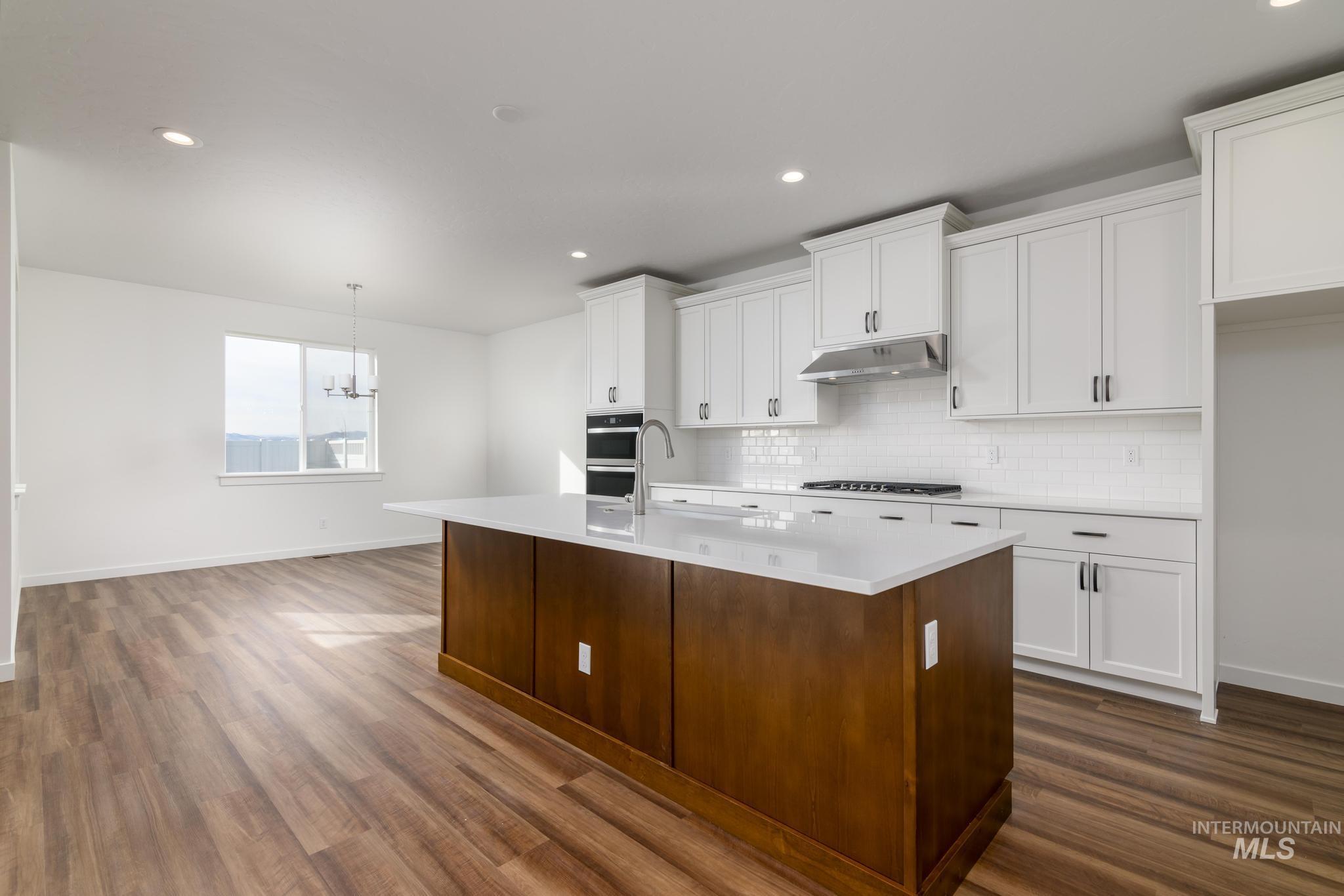 2106 N Branding Iron Ave Property Photo 4