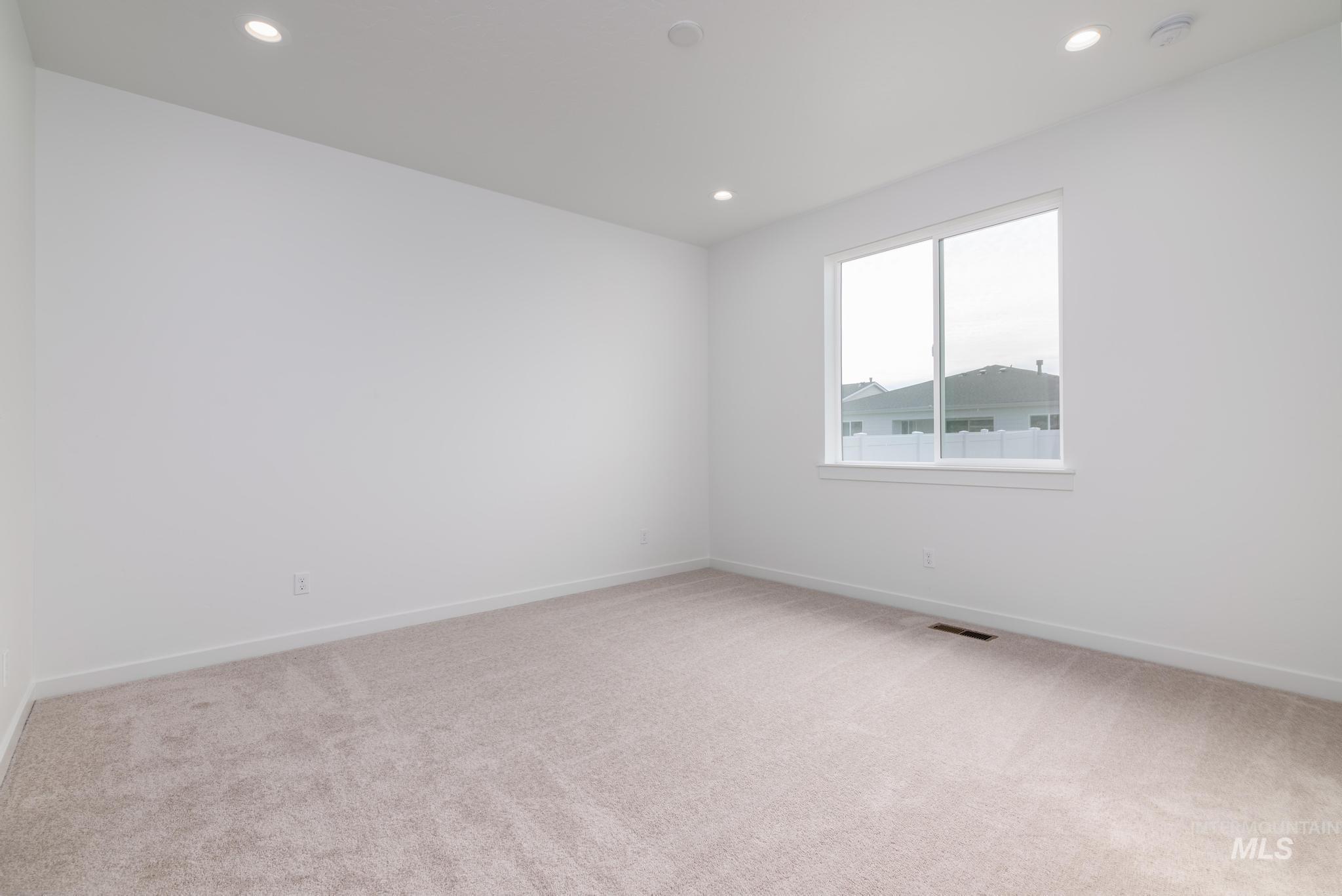 2106 N Branding Iron Ave Property Photo 5