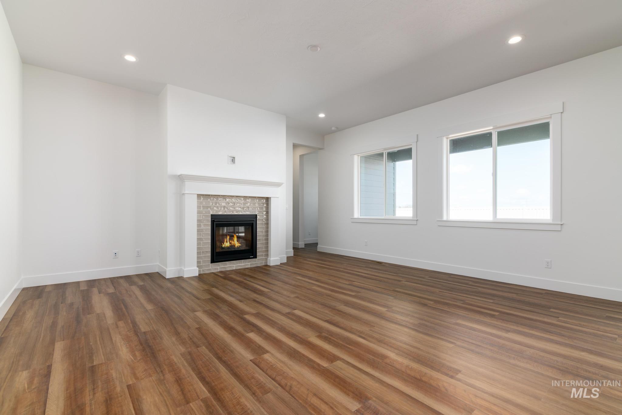 874 Altia St Property Photo 3