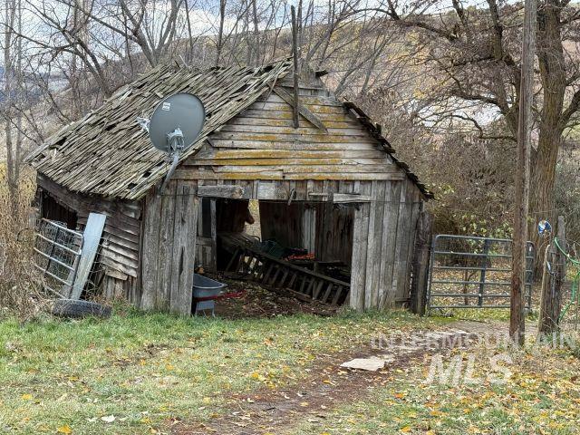 1753 Drake Rd. Property Photo 31